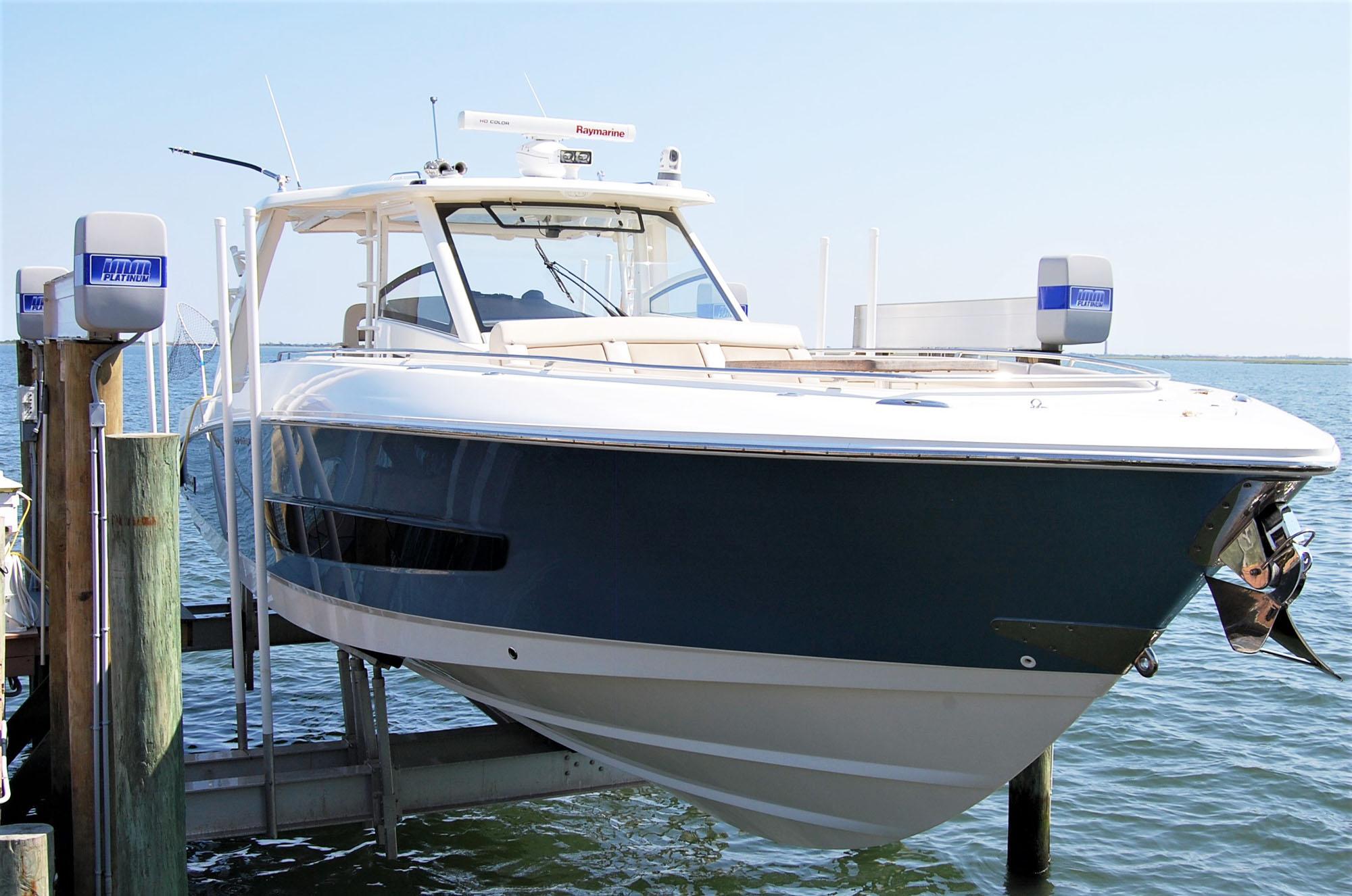 2016 Boston Whaler 420 outrage