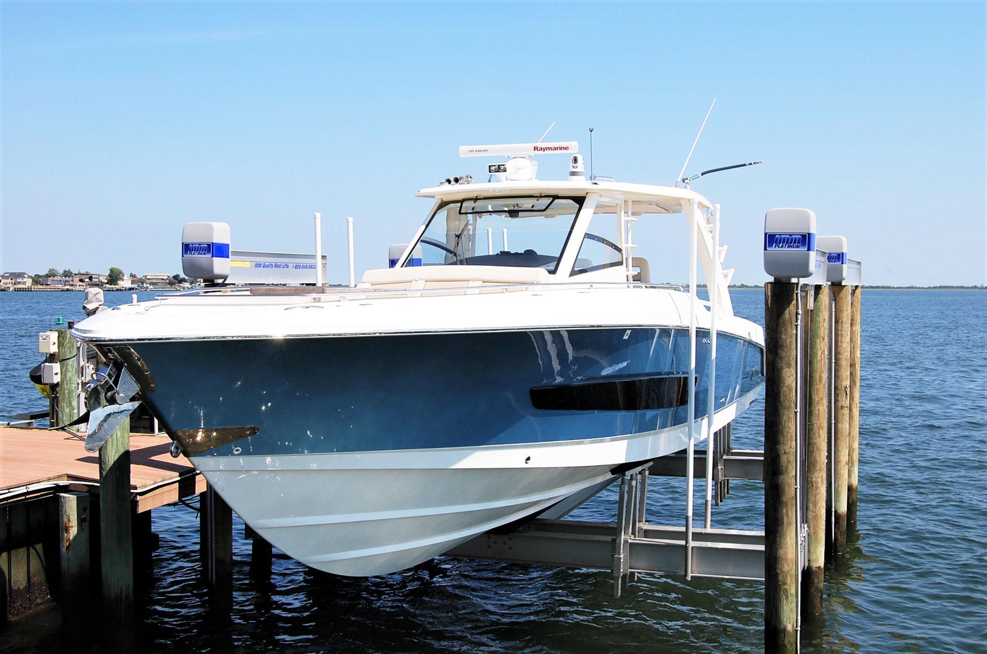 2016 Boston Whaler 420 outrage