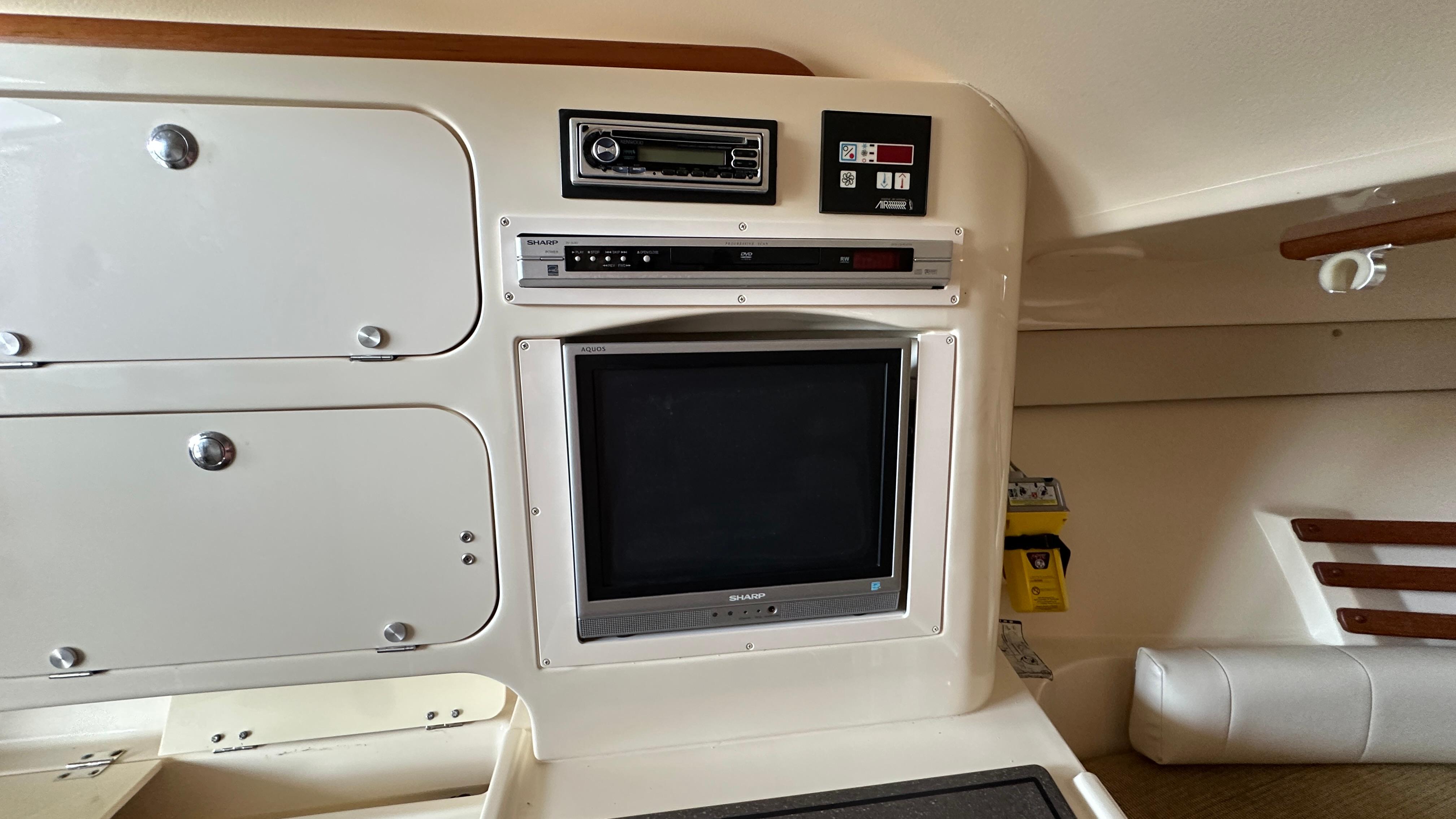 2006-grady-white-express-330-power-9685971-20250217164740377-1_XLARGE