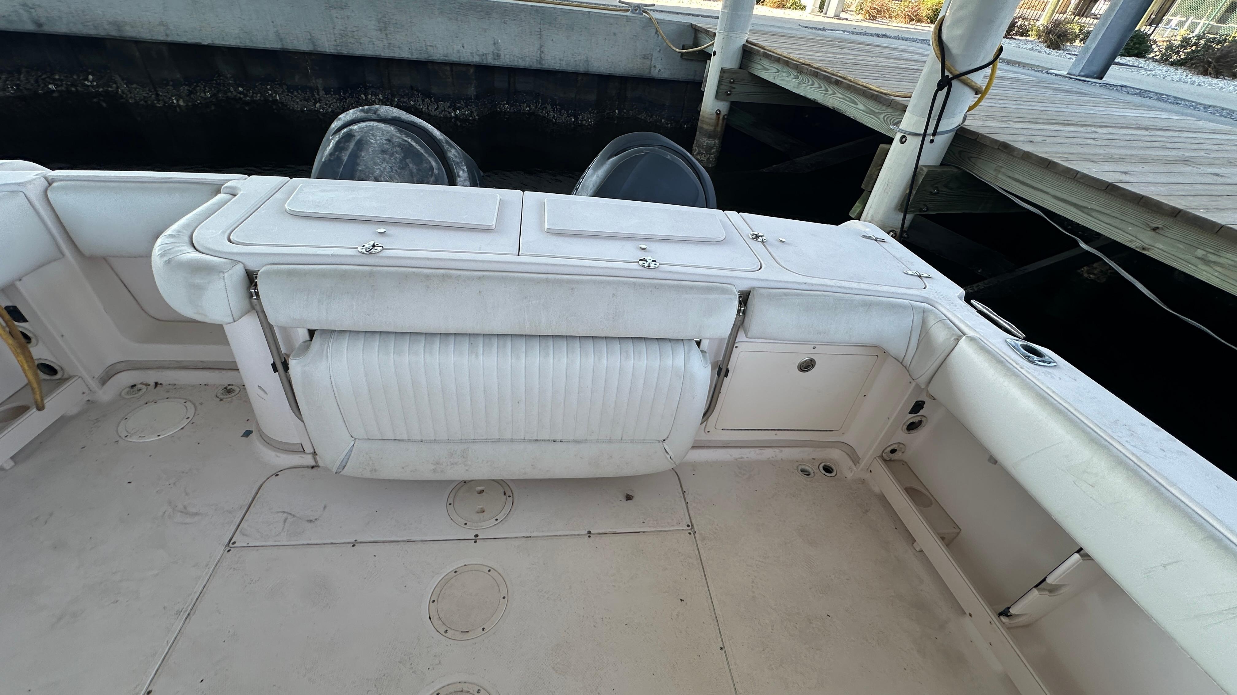 2006-grady-white-express-330-power-9685971-20250217164801671-1_XLARGE