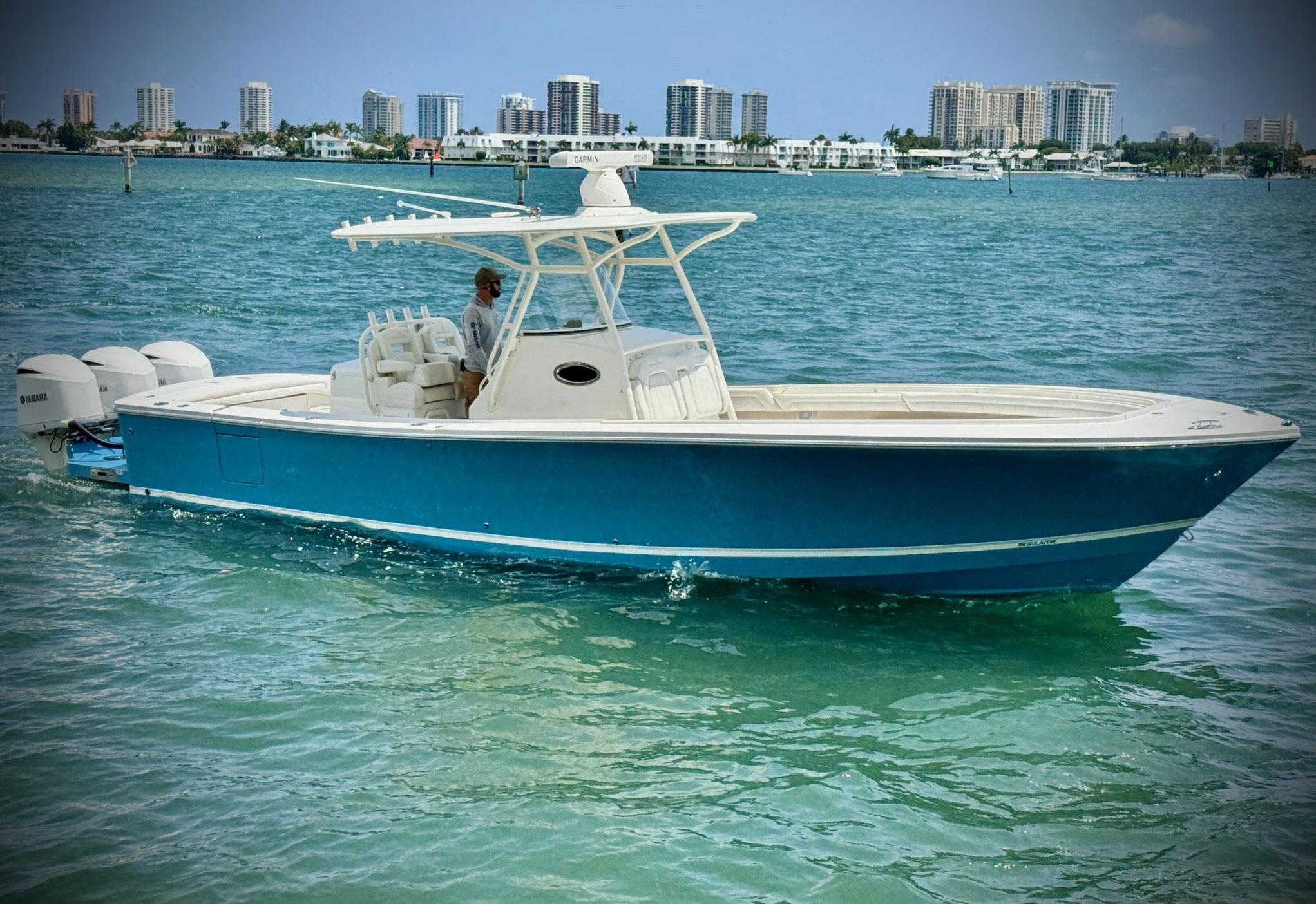 2018-regulator-34-center-console-power-9765975-20250421081529752-1_XLARGE