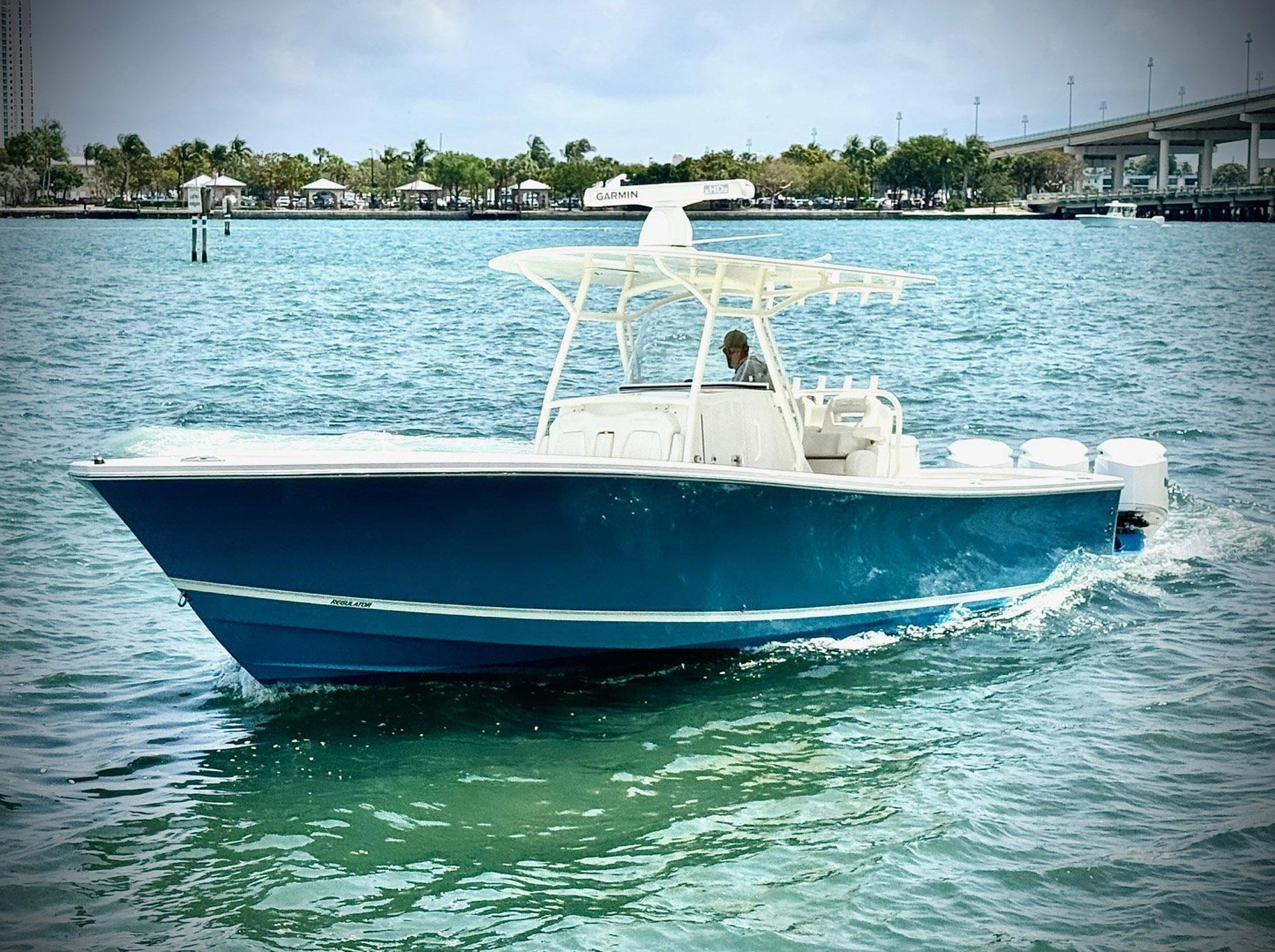 2018-regulator-34-center-console-power-9765975-20250421081533827-1_XLARGE