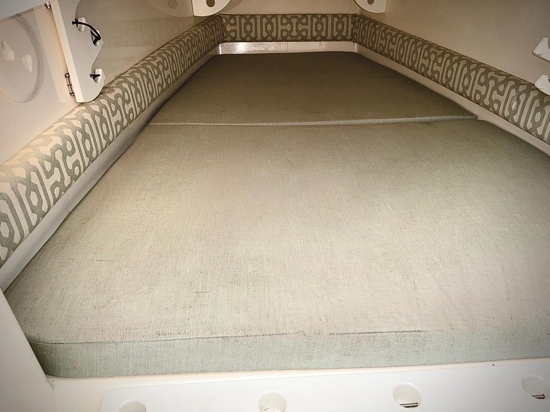 2018-regulator-34-center-console-power-9765975-20250421081539863-1_XLARGE