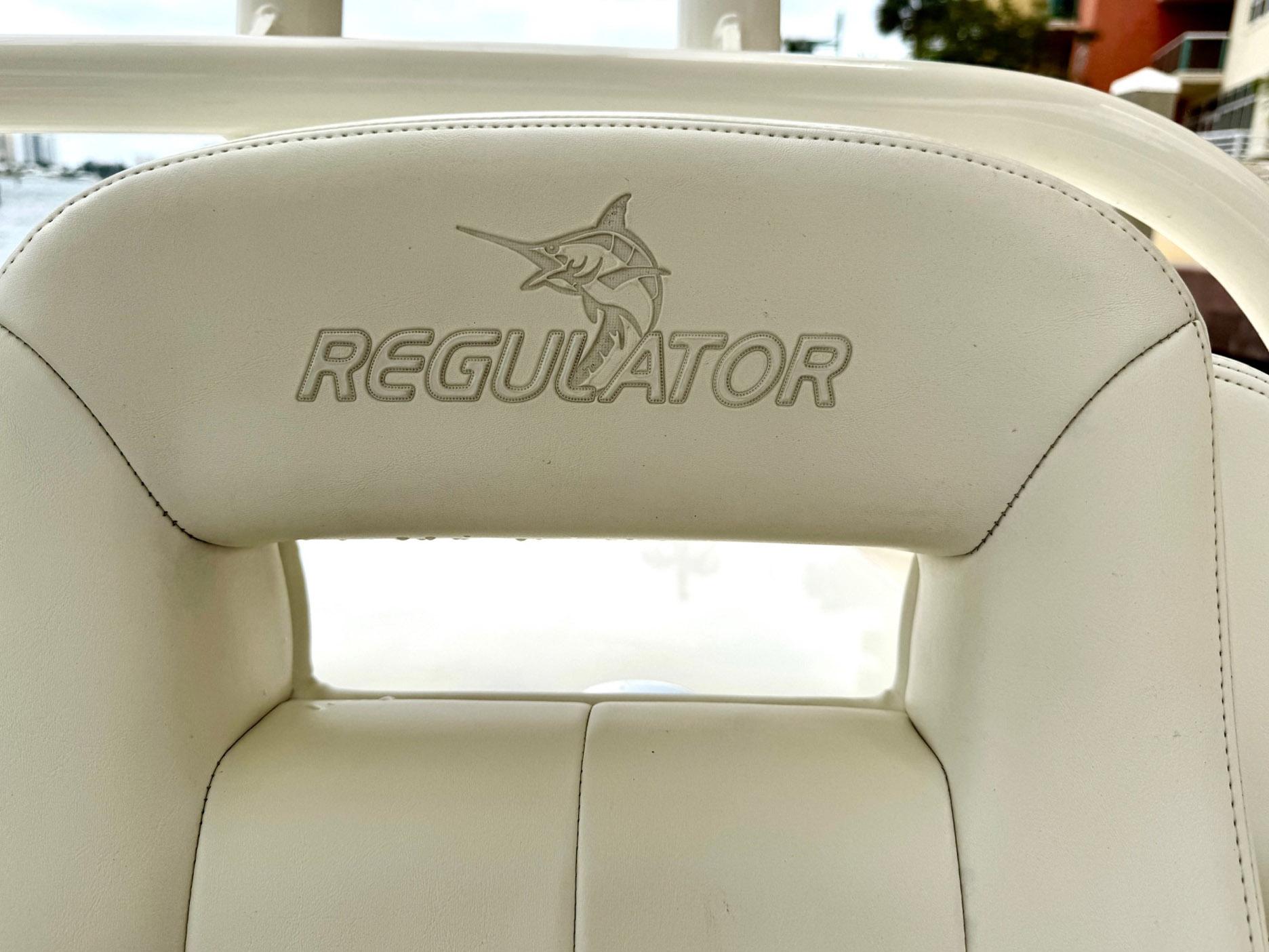 2018-regulator-34-center-console-power-9765975-20250421081544777-1_XLARGE