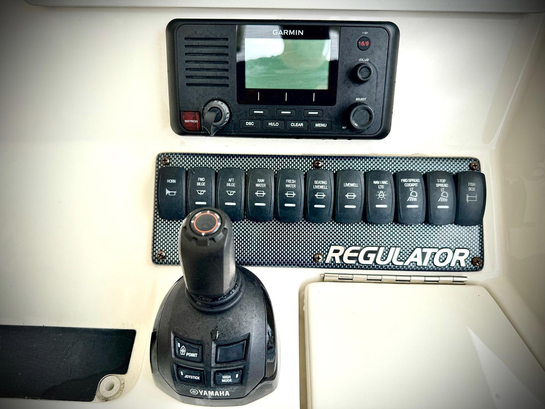 2018-regulator-34-center-console-power-9765975-20250421081546857-1_XLARGE