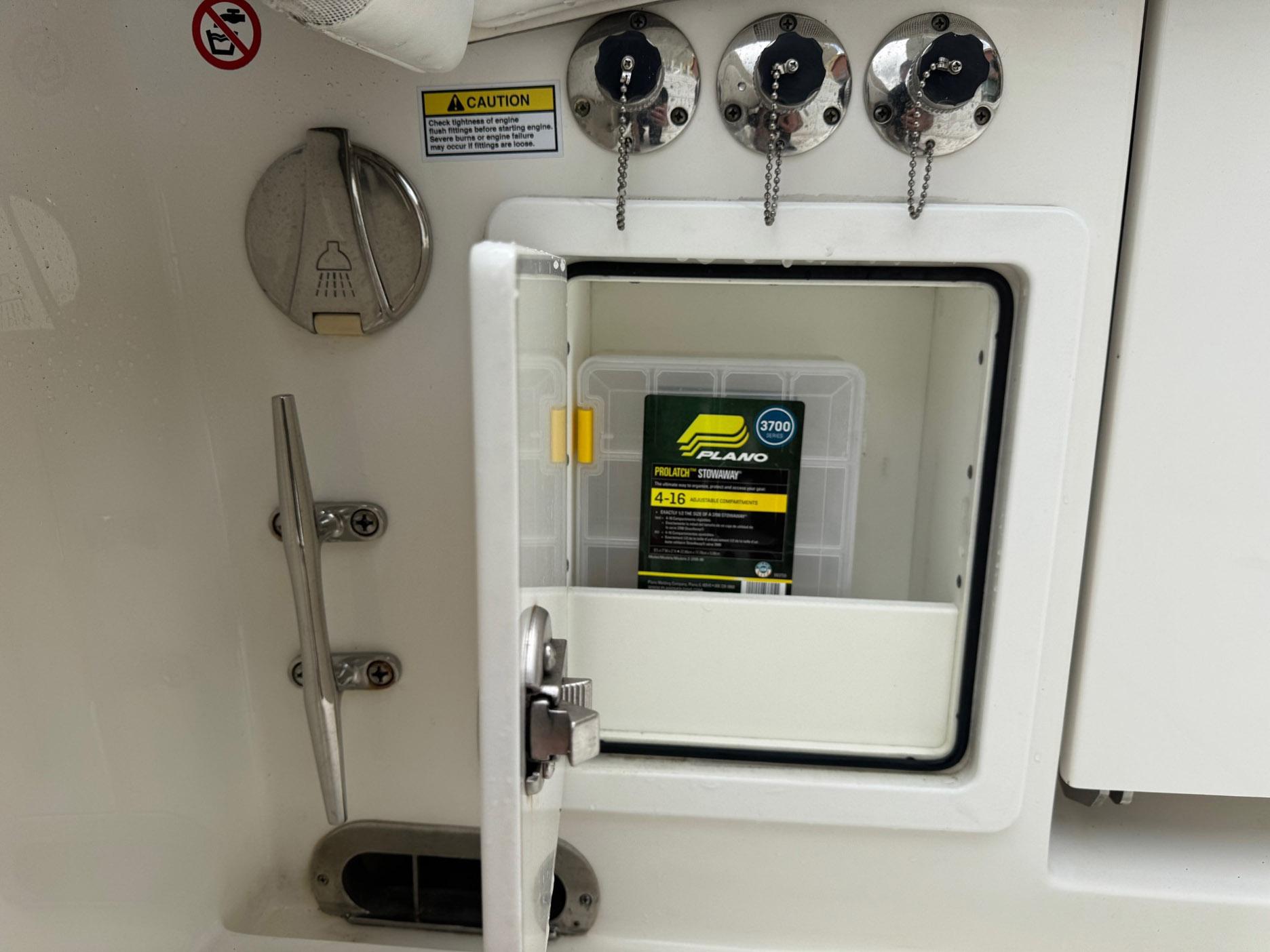 2018-regulator-34-center-console-power-9765975-20250421081552849-1_XLARGE