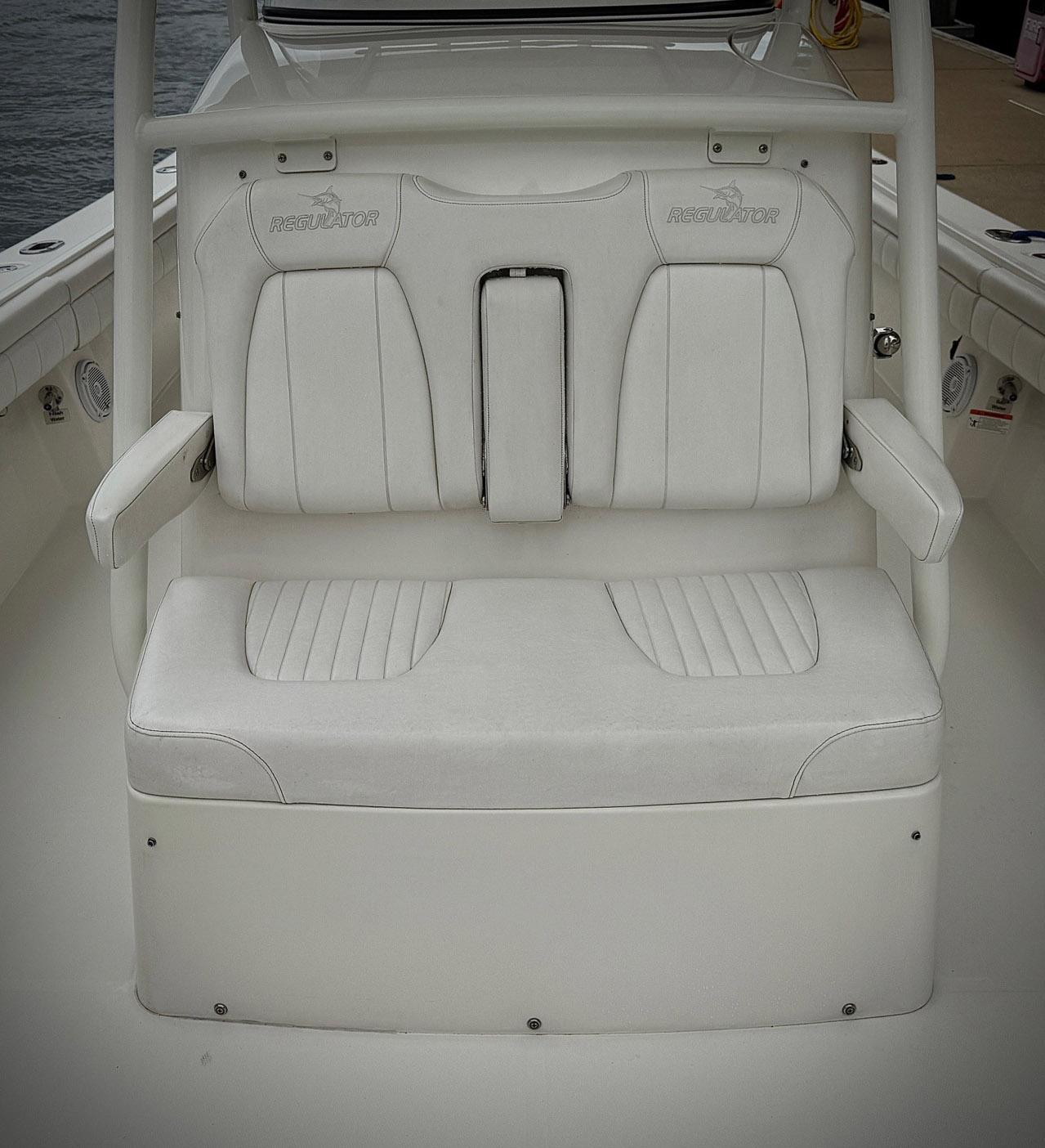 2018-regulator-34-center-console-power-9765975-20250421081601950-1_XLARGE