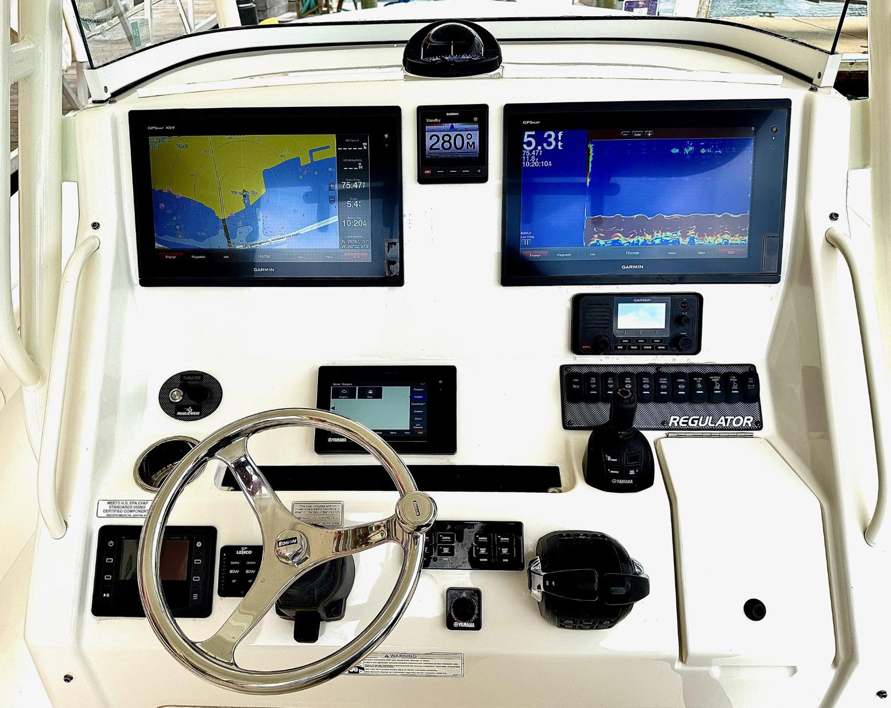 2018-regulator-34-center-console-power-9765975-20250421081613201-1_XLARGE