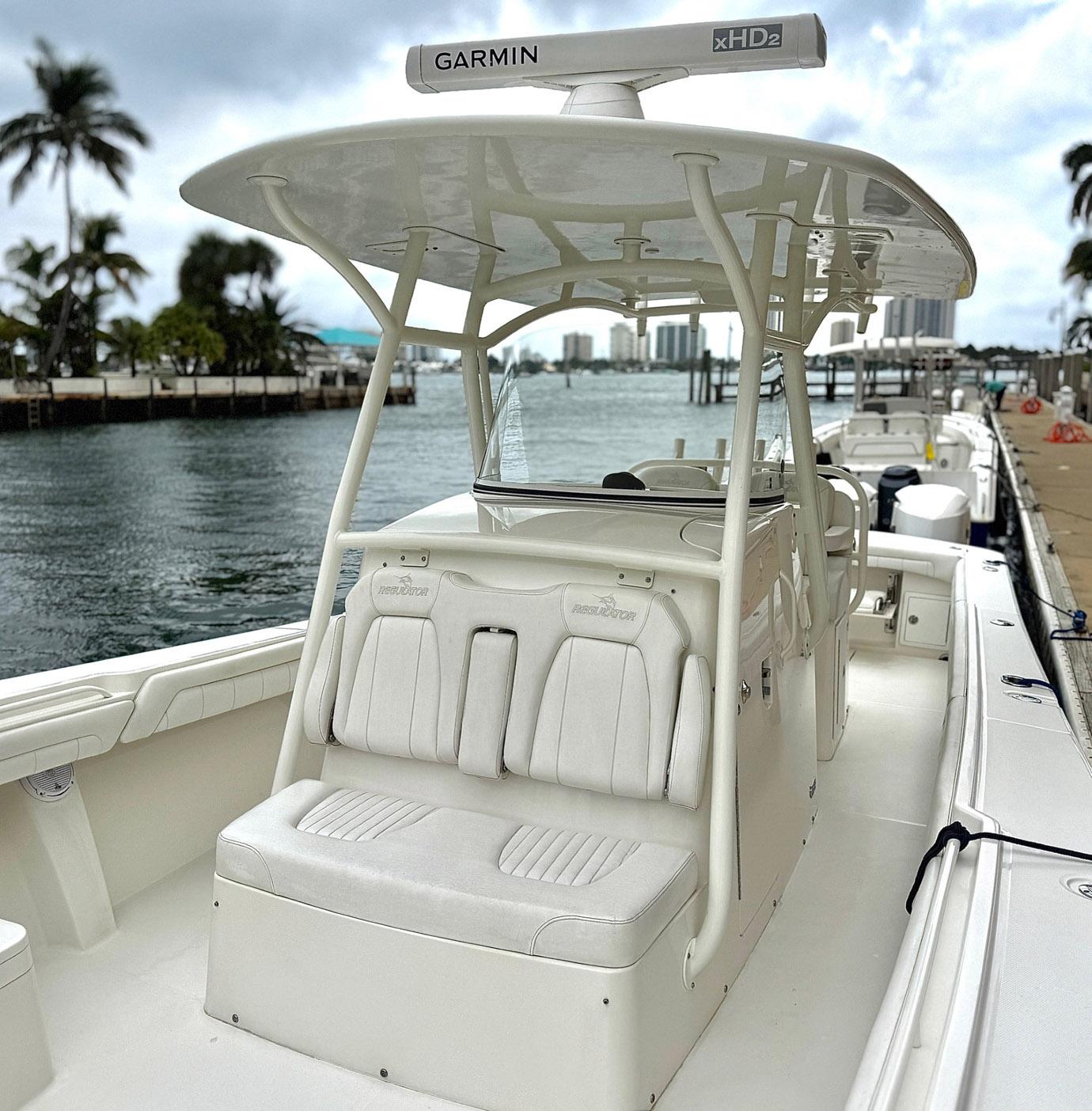2018-regulator-34-center-console-power-9765975-20250421081621266-1_XLARGE