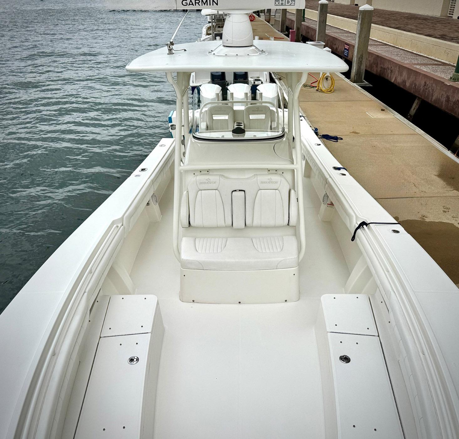 2018-regulator-34-center-console-power-9765975-20250421081631351-1_XLARGE