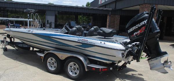 2016 Triton boat for sale, model of the boat is 21 TRX & Image # 5 of 17