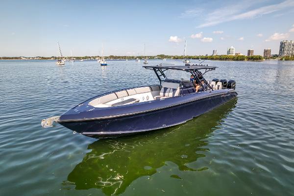 Photo of 2014 Midnight Express 37'