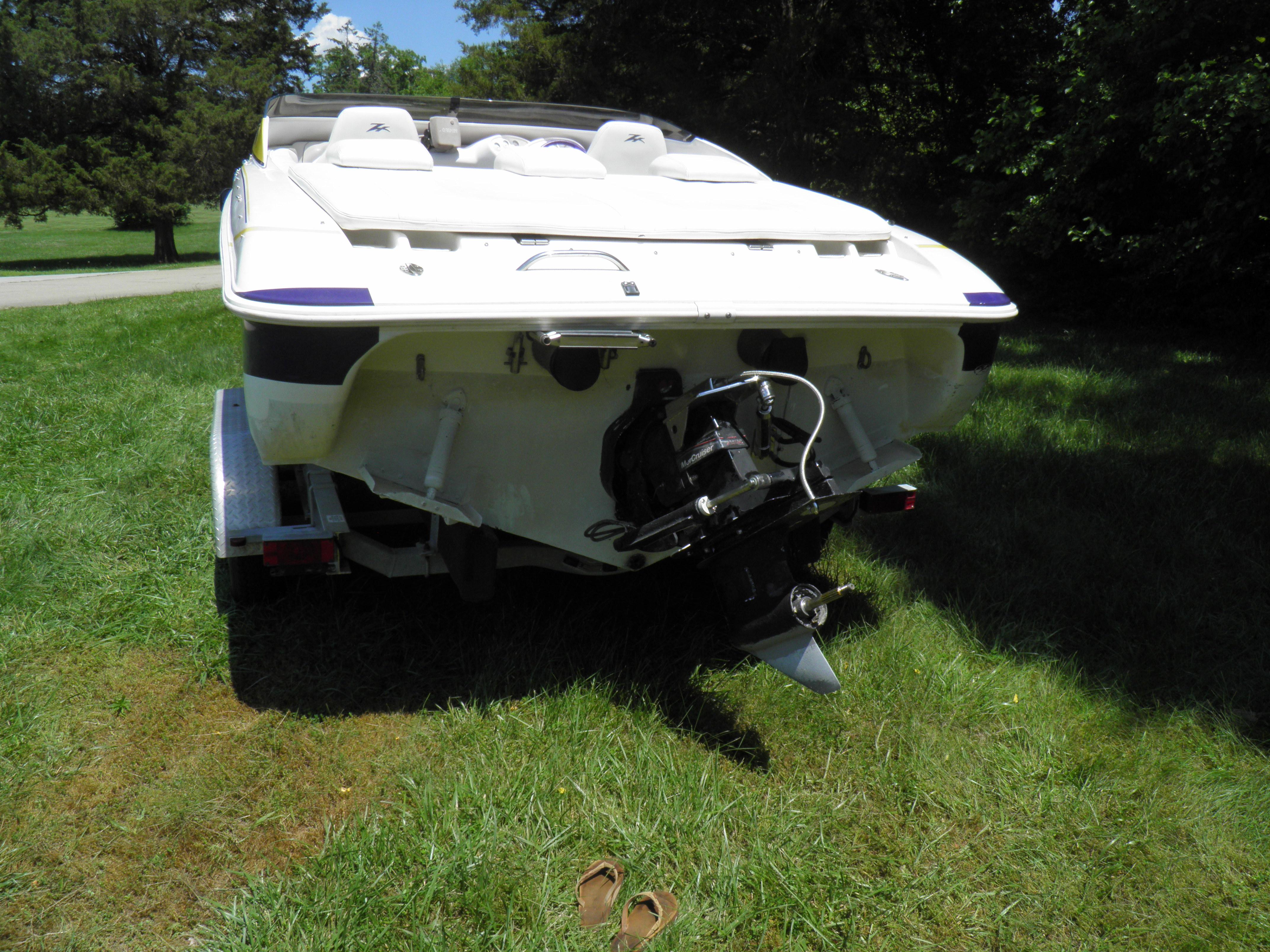2000 Donzi zx-22 | Dominion Yachts