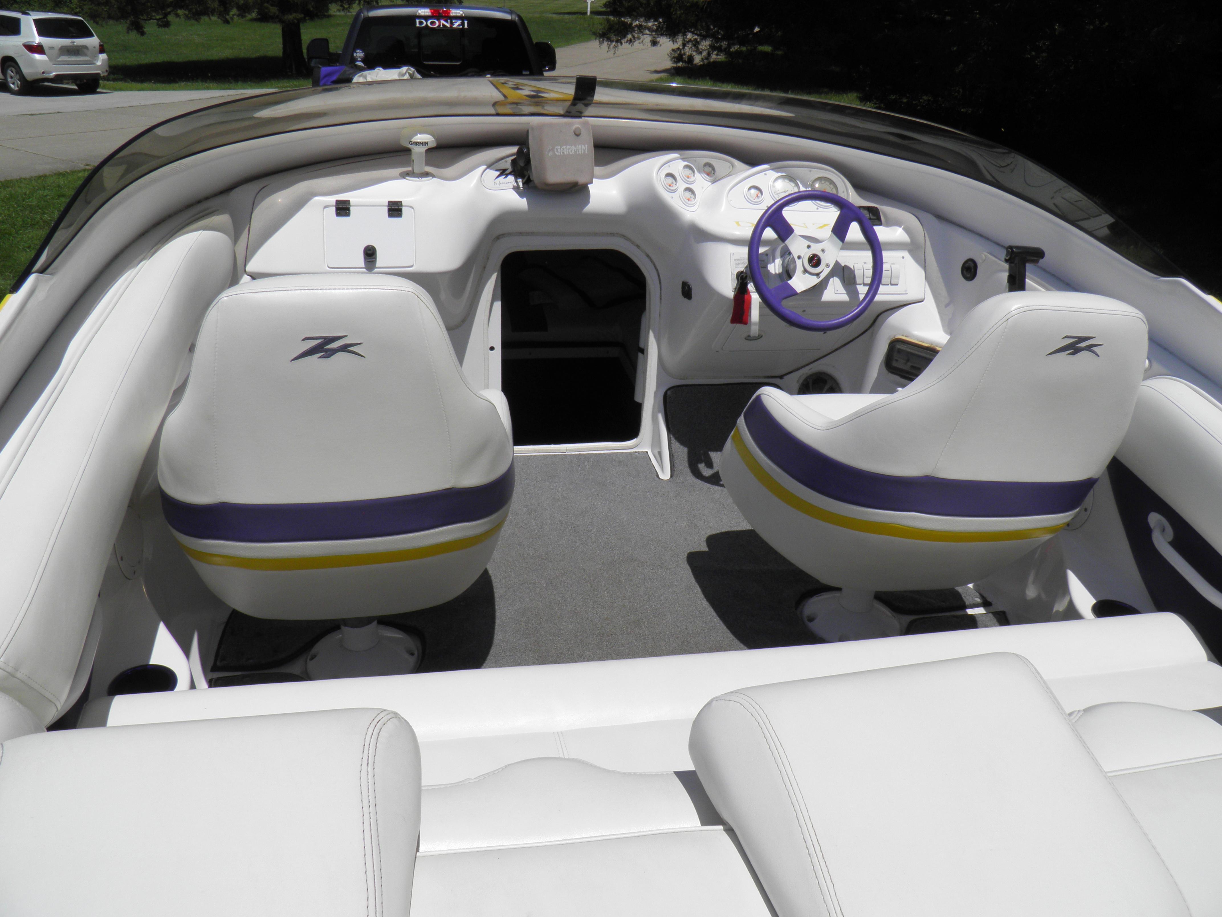 2000 Donzi zx-22 | Dominion Yachts