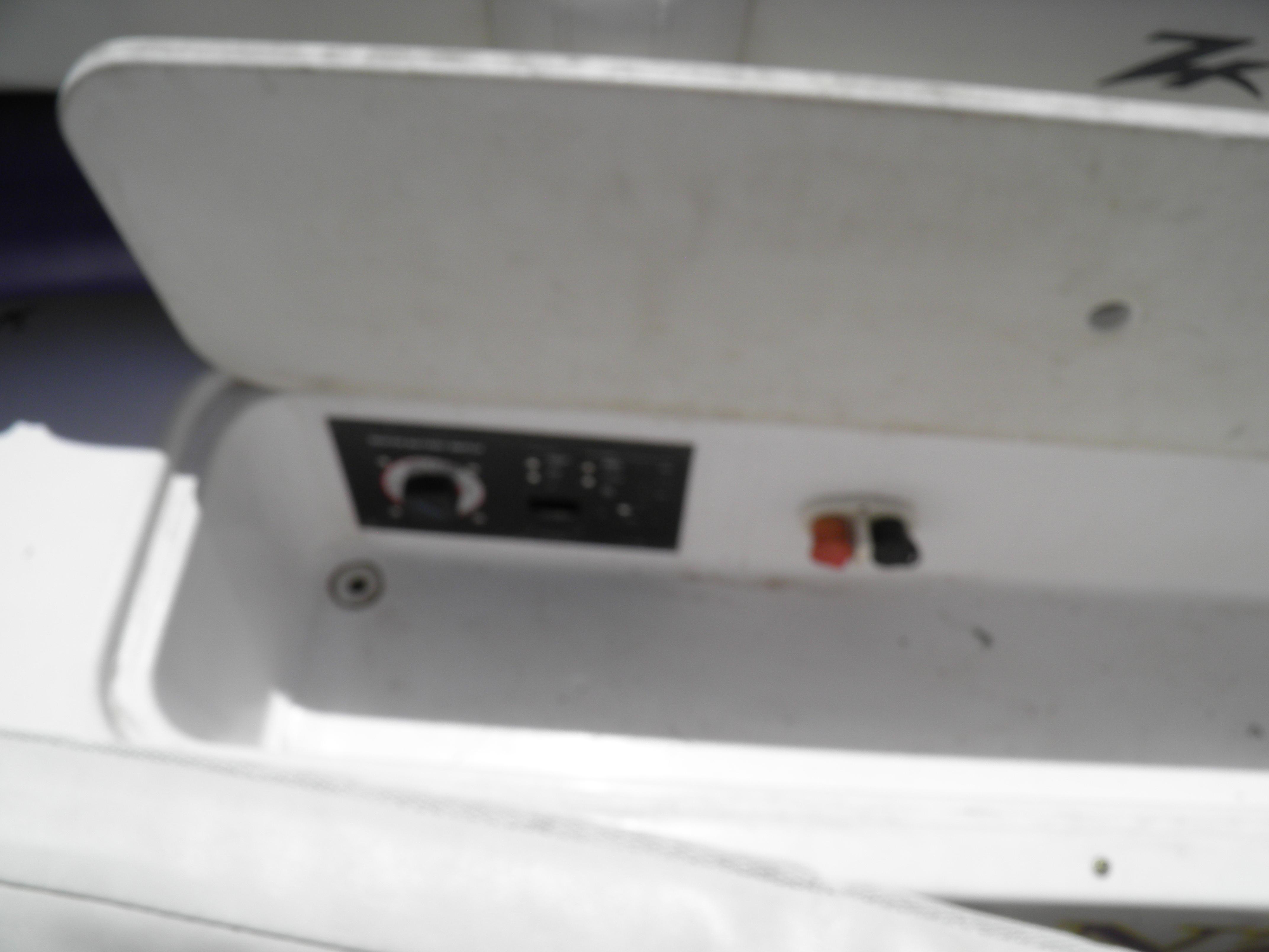 2000 Donzi zx-22 | Dominion Yachts