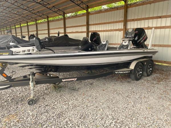 2016 Phoenix boat for sale, model of the boat is 920 ProXP & Image # 2 of 7