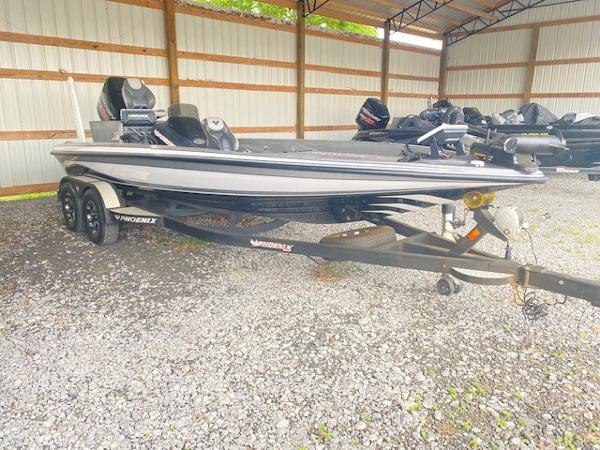 2016 Phoenix boat for sale, model of the boat is 920 ProXP & Image # 1 of 7