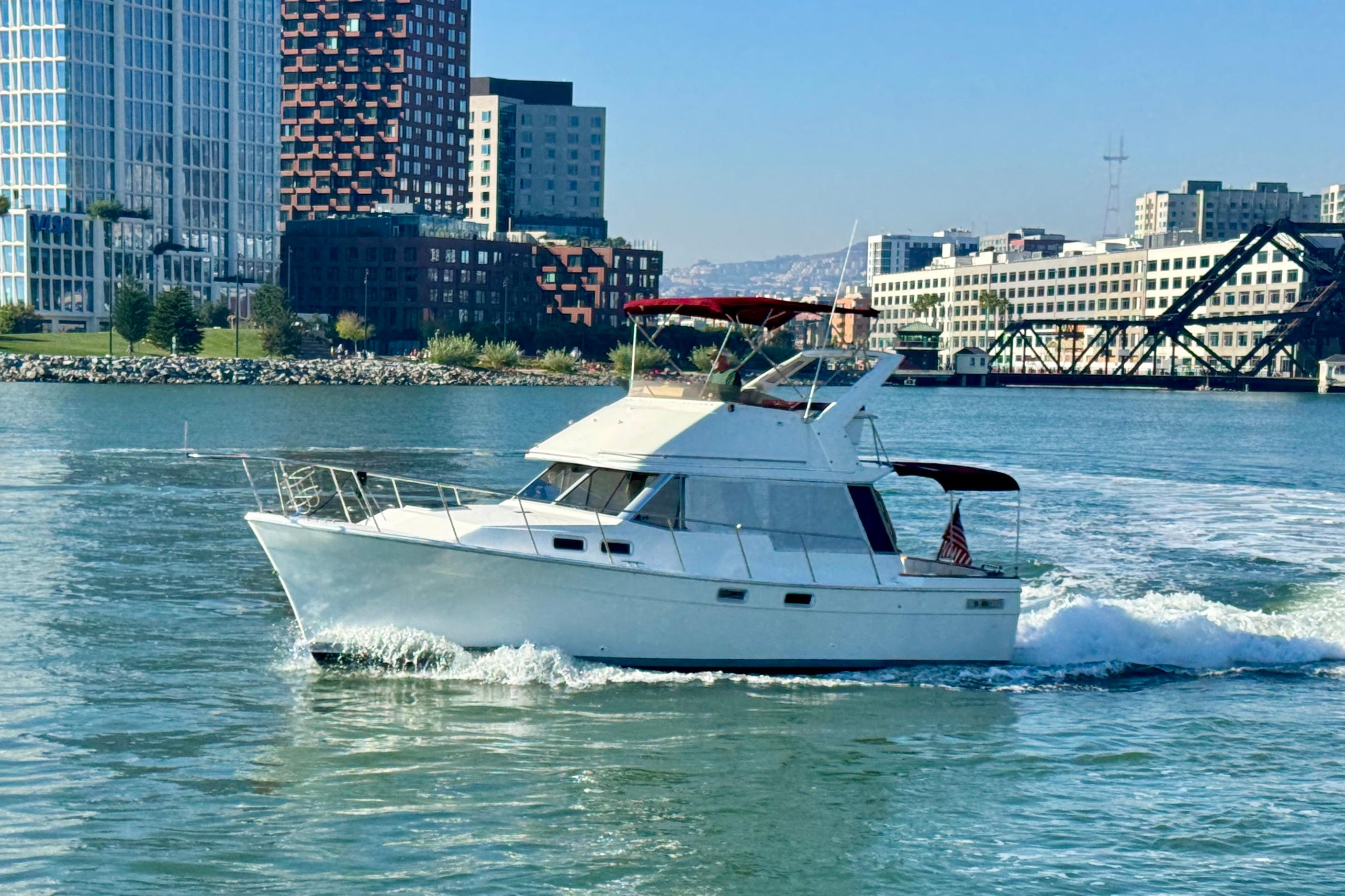 1989 32' Bayliner 3288 Motoryacht