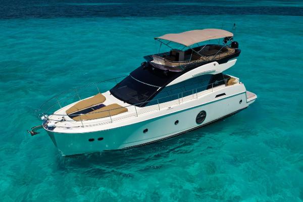 2016 Monte Carlo Yachts MC5