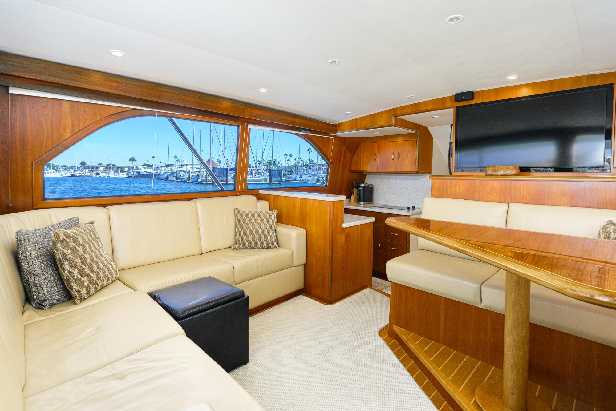 40′ Cabo 2011 Yacht for Sale