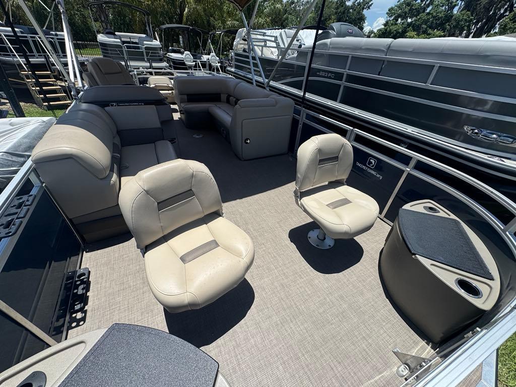 2024 Sun tracker Fishin' Barge 22 DLX-2