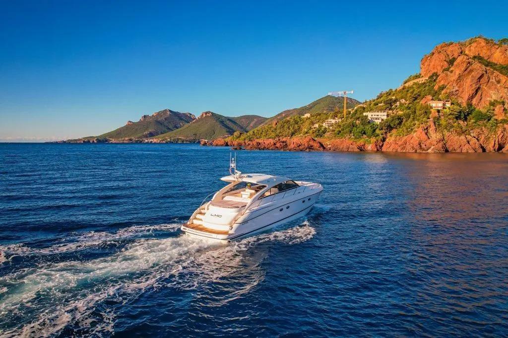 2006 Princess V53 large 5