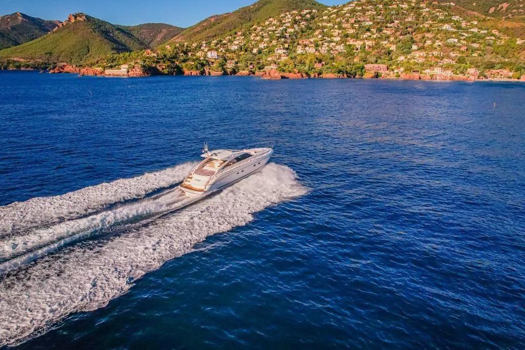 2006 Princess V53 large 12