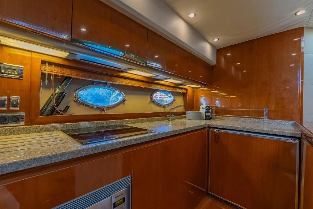 2006 Princess V53 large 26