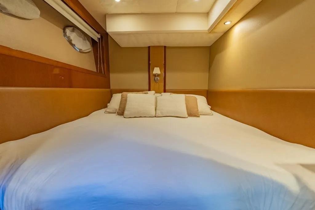 2006 Princess V53 large 29