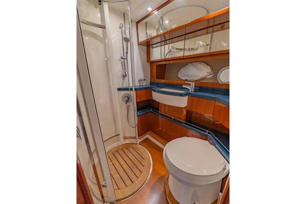 2006 Princess V53 large 30