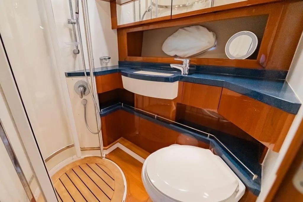 2006 Princess V53 large 31