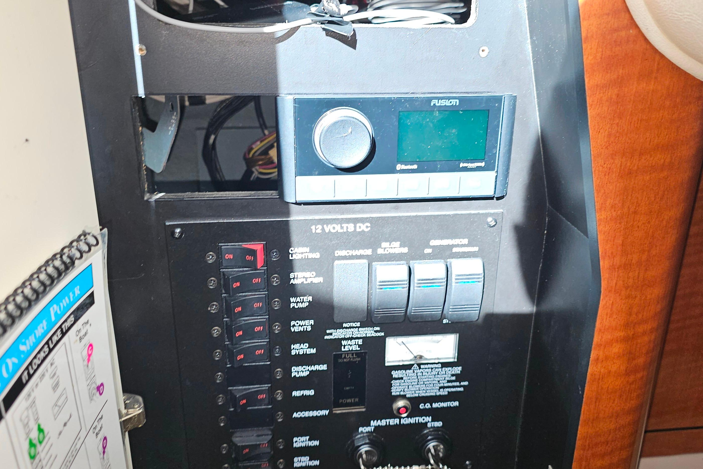 MI 10502 SG Knot 10 Yacht Sales MI 10502 SG Knot 10 Yacht Sales