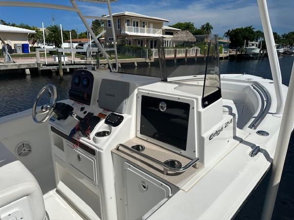 24' Sea Hunt, Listing Number 100917069, - Photo No. 4