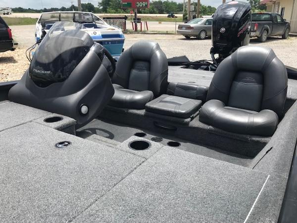 2019 Tracker Boats boat for sale, model of the boat is Pro Team 190 & Image # 5 of 11