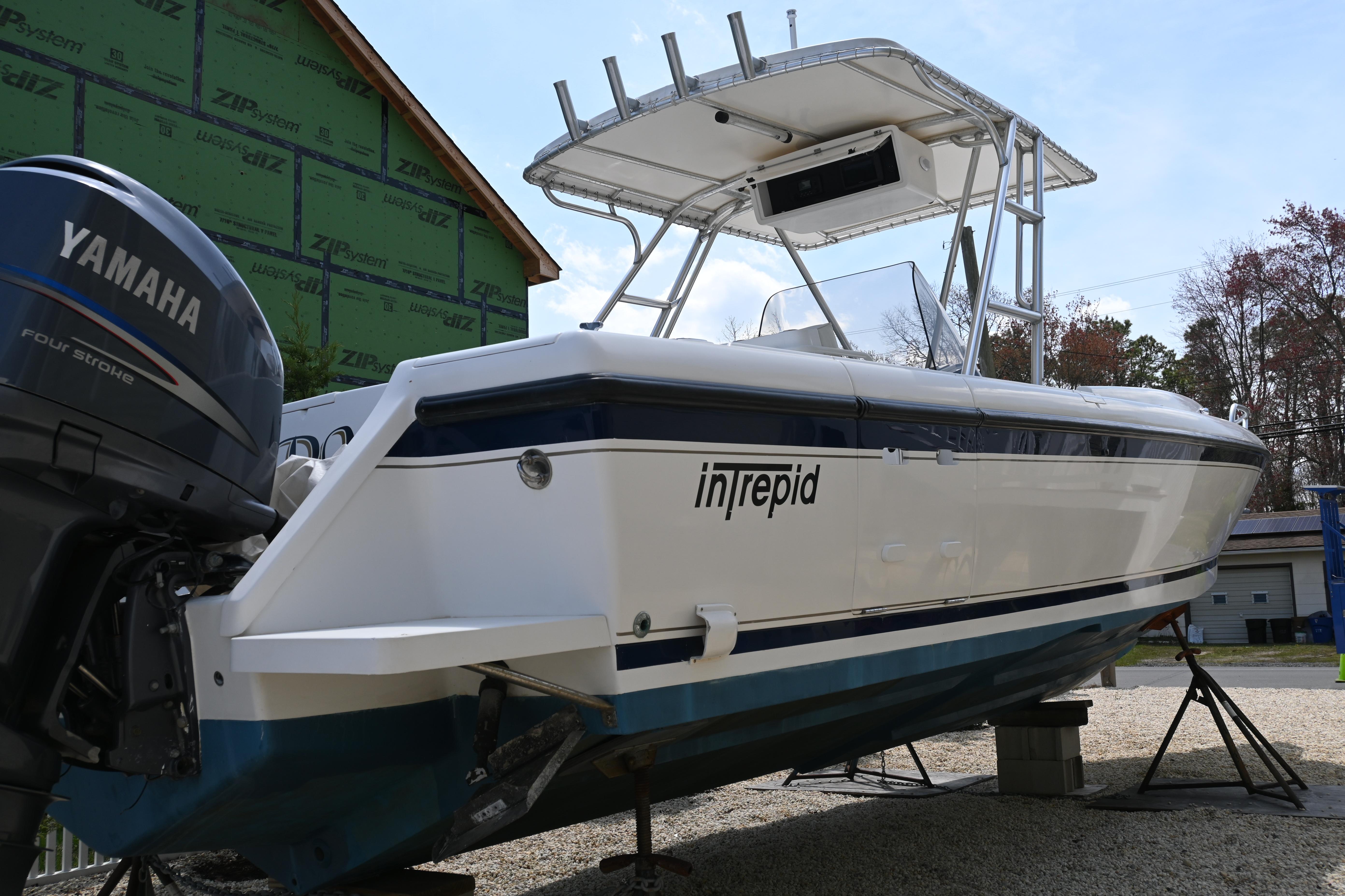 2002-intrepid-323-cuddy-power-9770642-20250424121707355-1_XLARGE