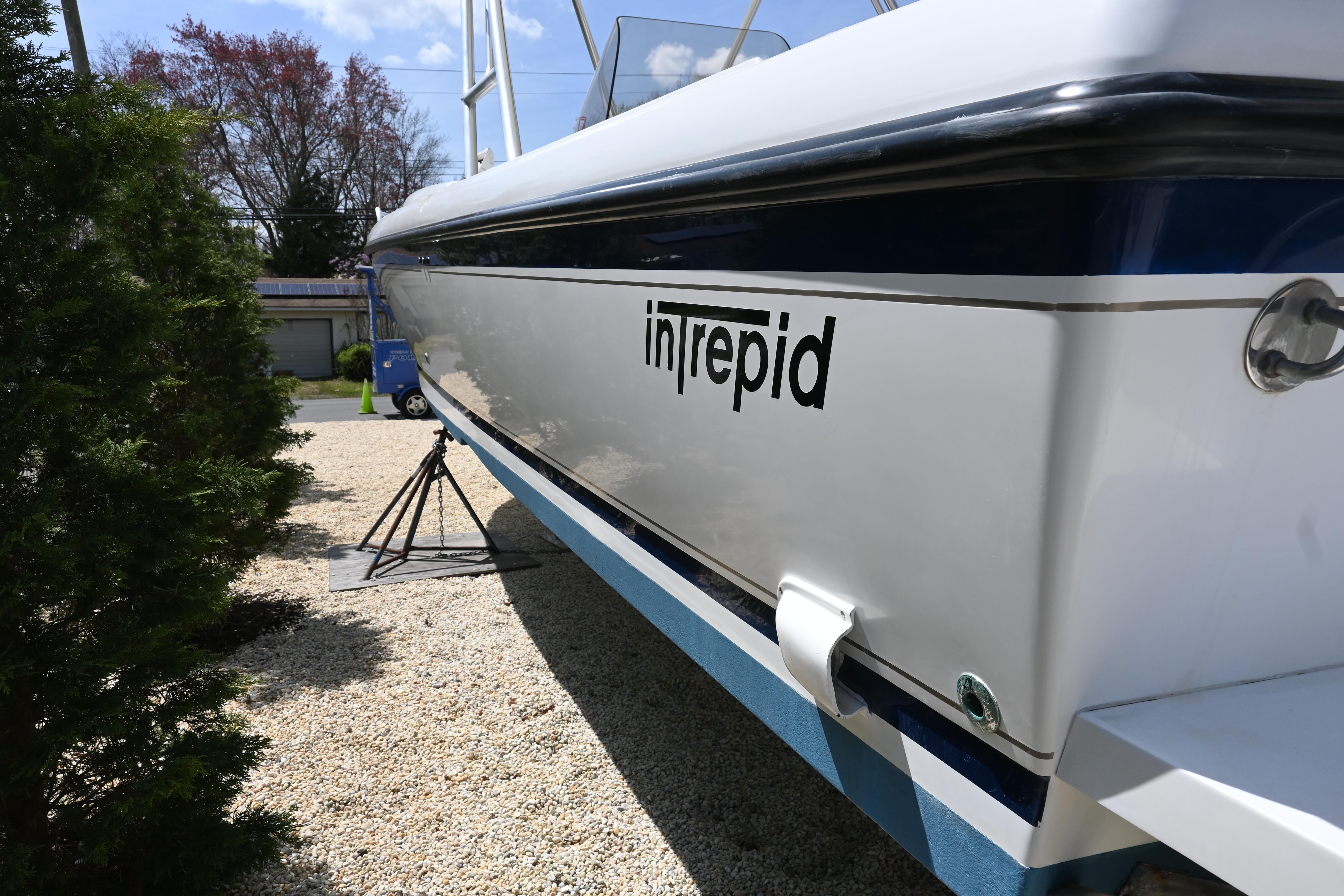 2002-intrepid-323-cuddy-power-9770642-20250424121725686-1_XLARGE