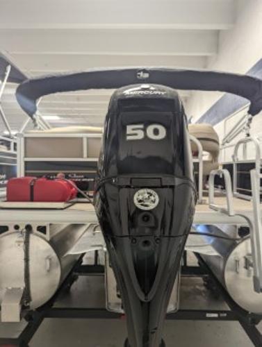 2022 Sun Tracker boat for sale, model of the boat is BASS BUGGY 16 XL SELECT & Image # 5 of 5