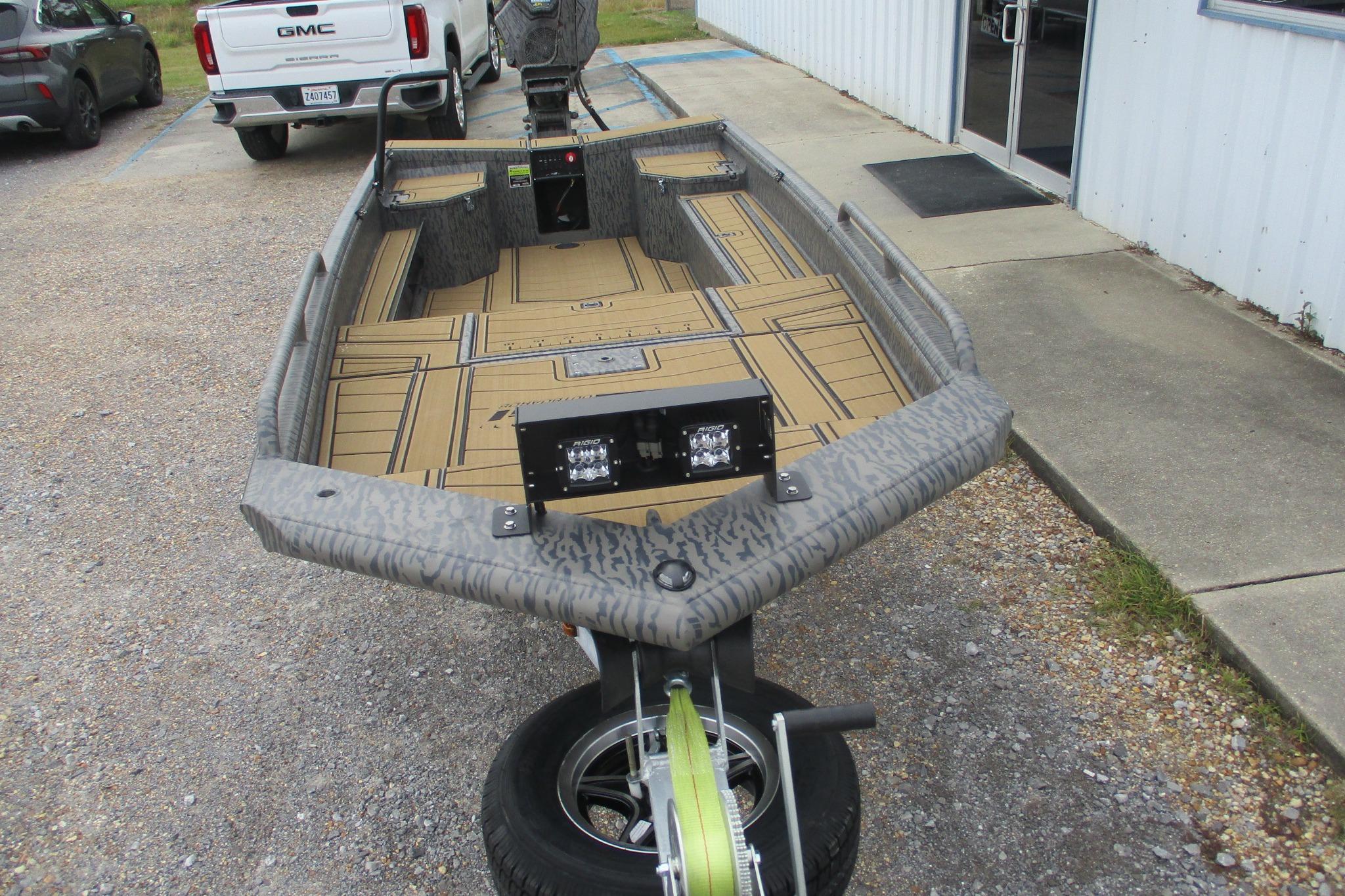 2026 Gator Tail 1750 SAVAGE MIDDECK-5