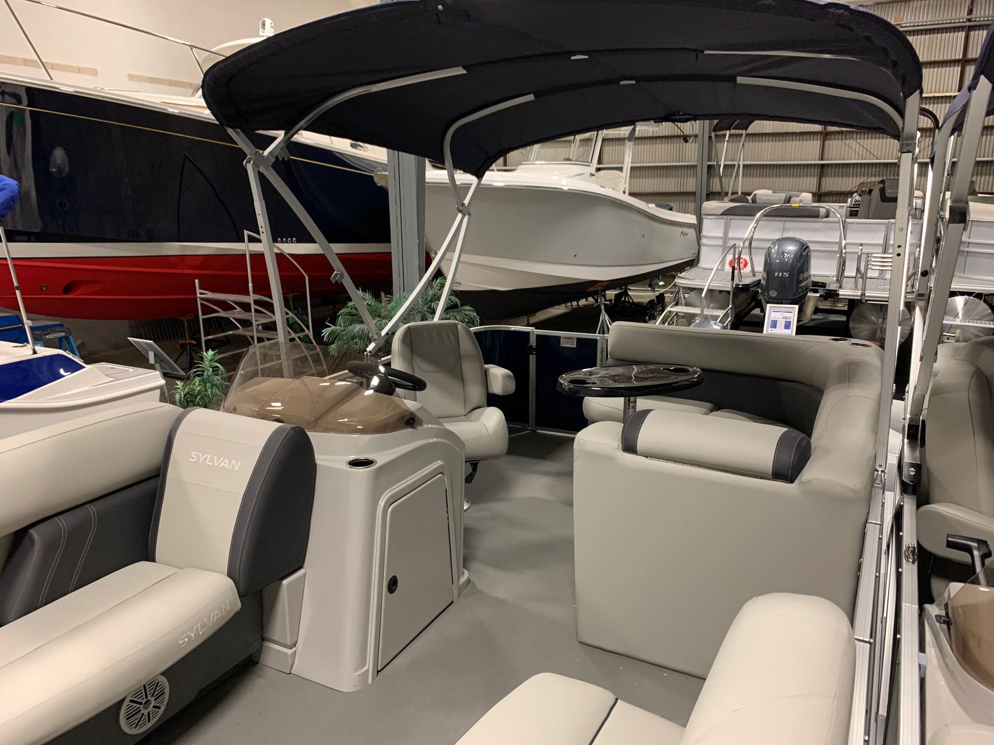 2026 Sylvan Mirage 818 Cruise 6