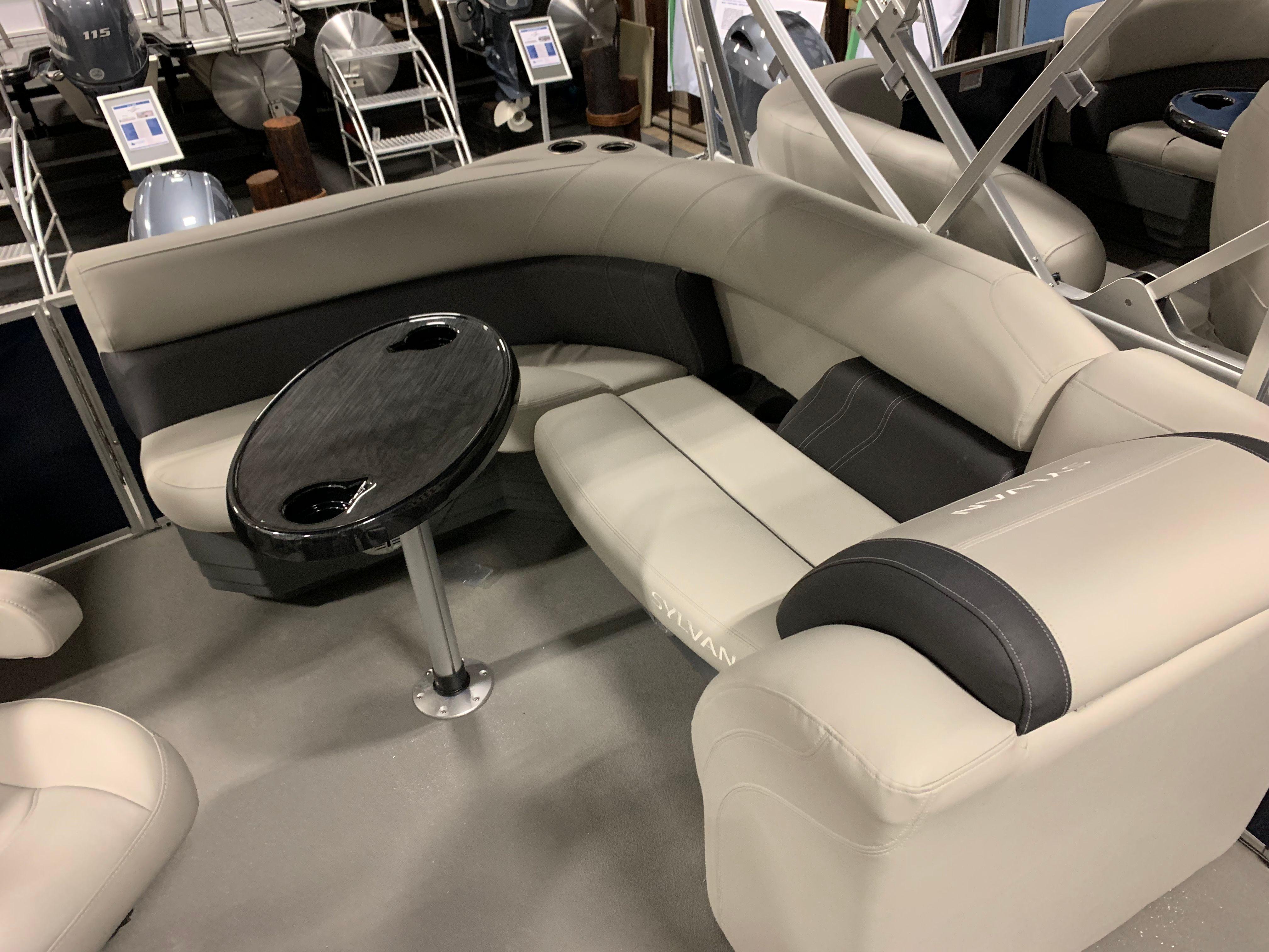 2026 Sylvan Mirage 818 Cruise 9