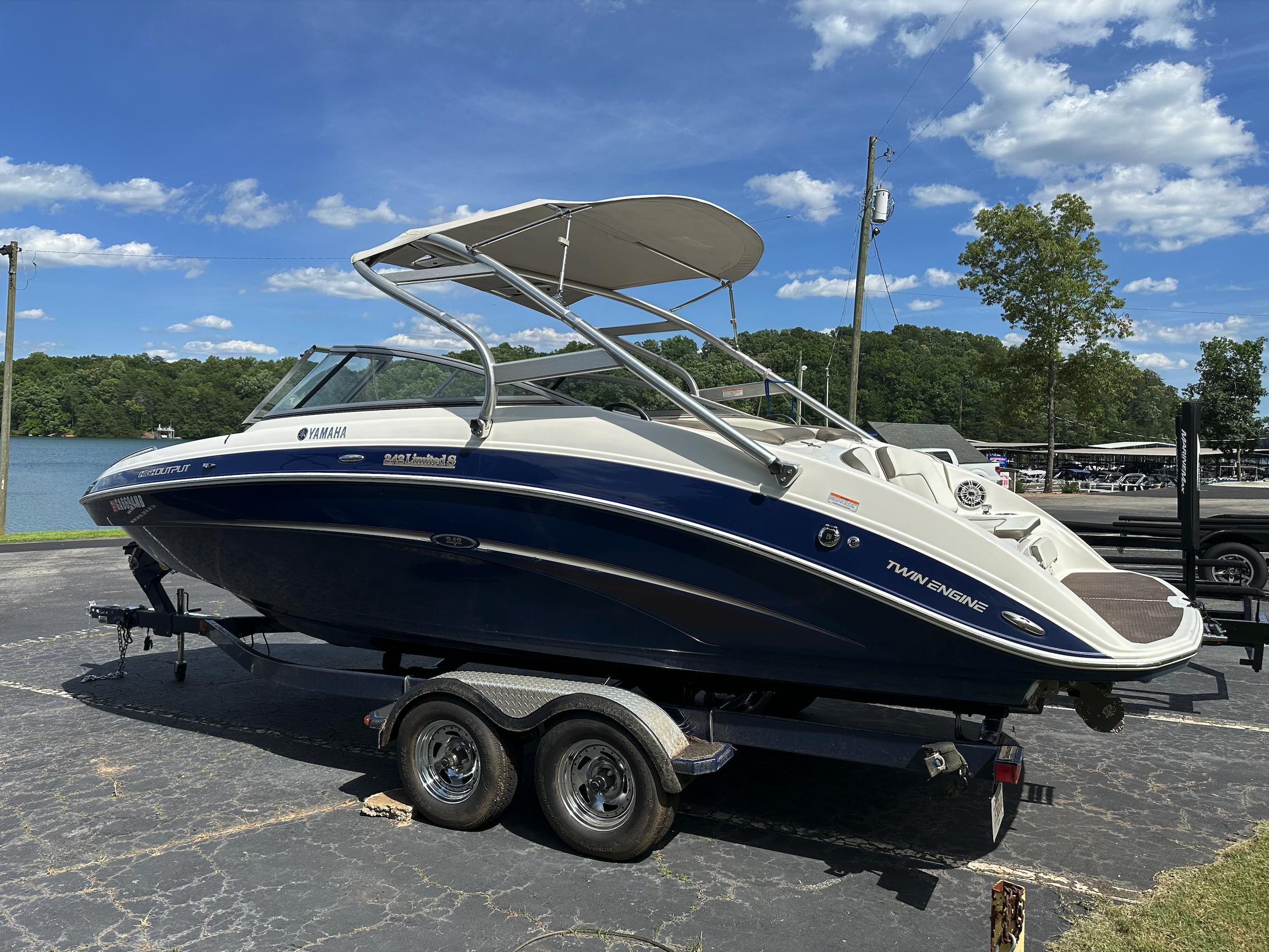 2014 Yamaha Boats 242 Limited S