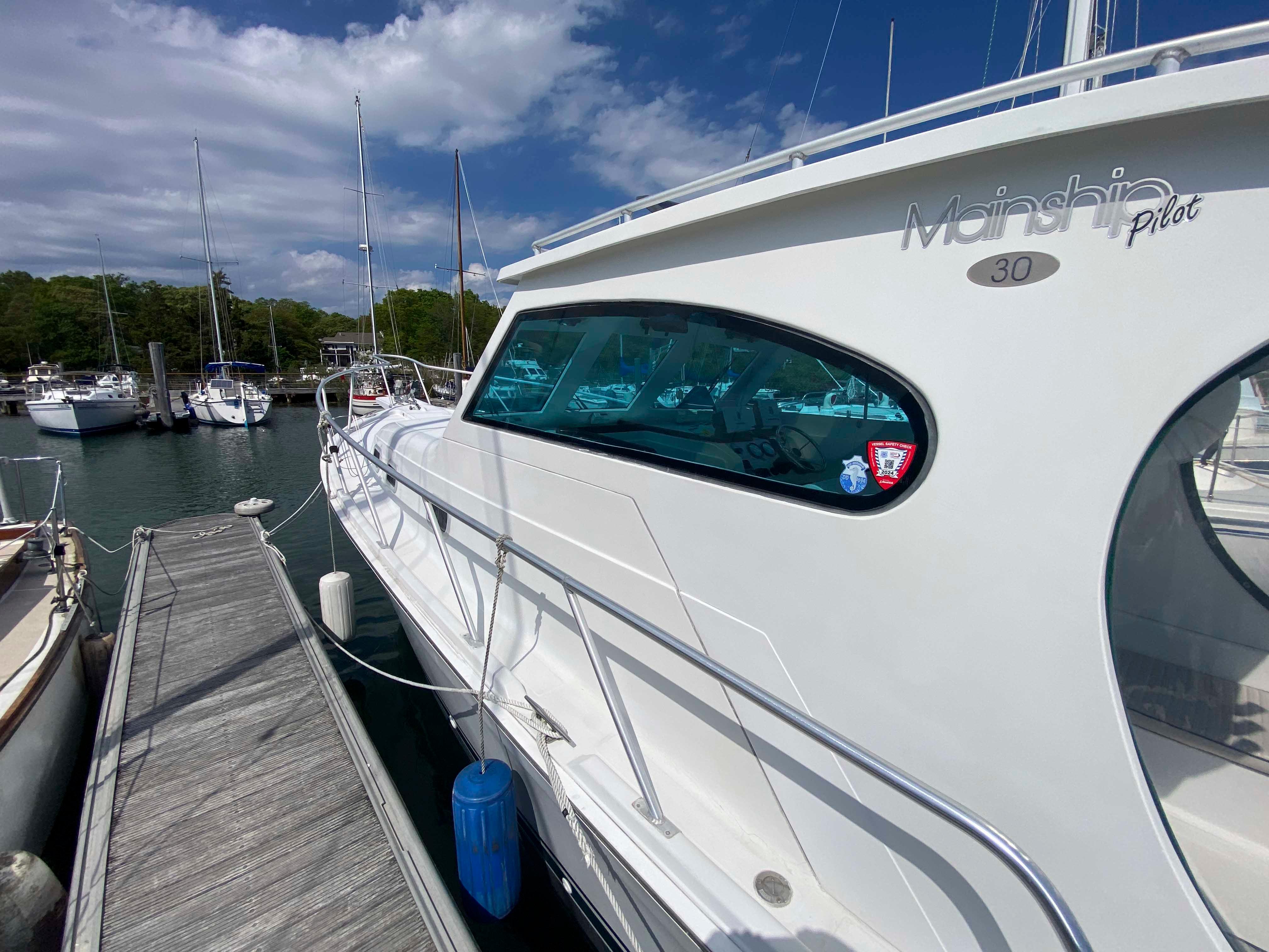 NY 10027 RM Knot 10 Yacht Sales