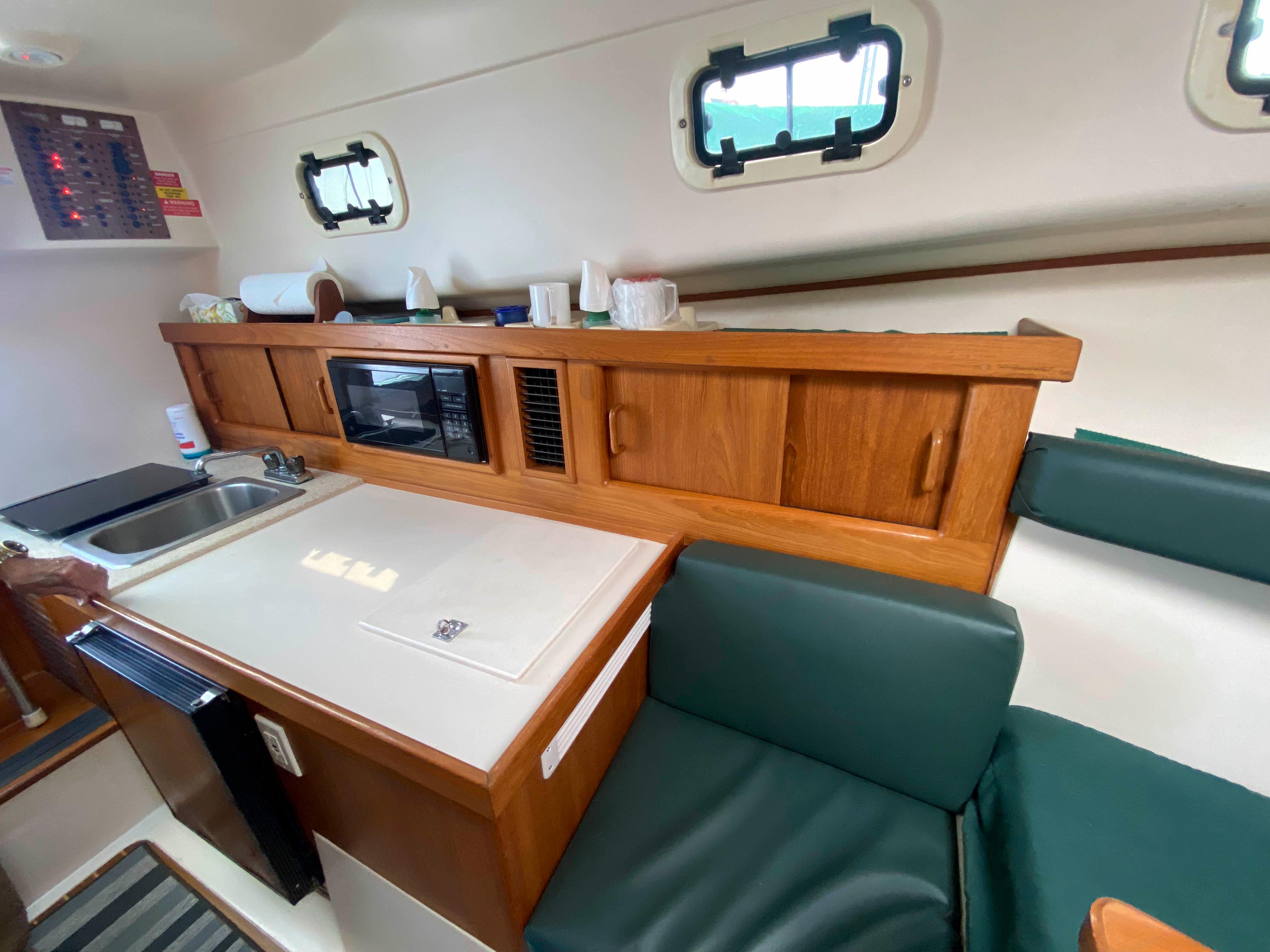NY 10027 RM Knot 10 Yacht Sales
