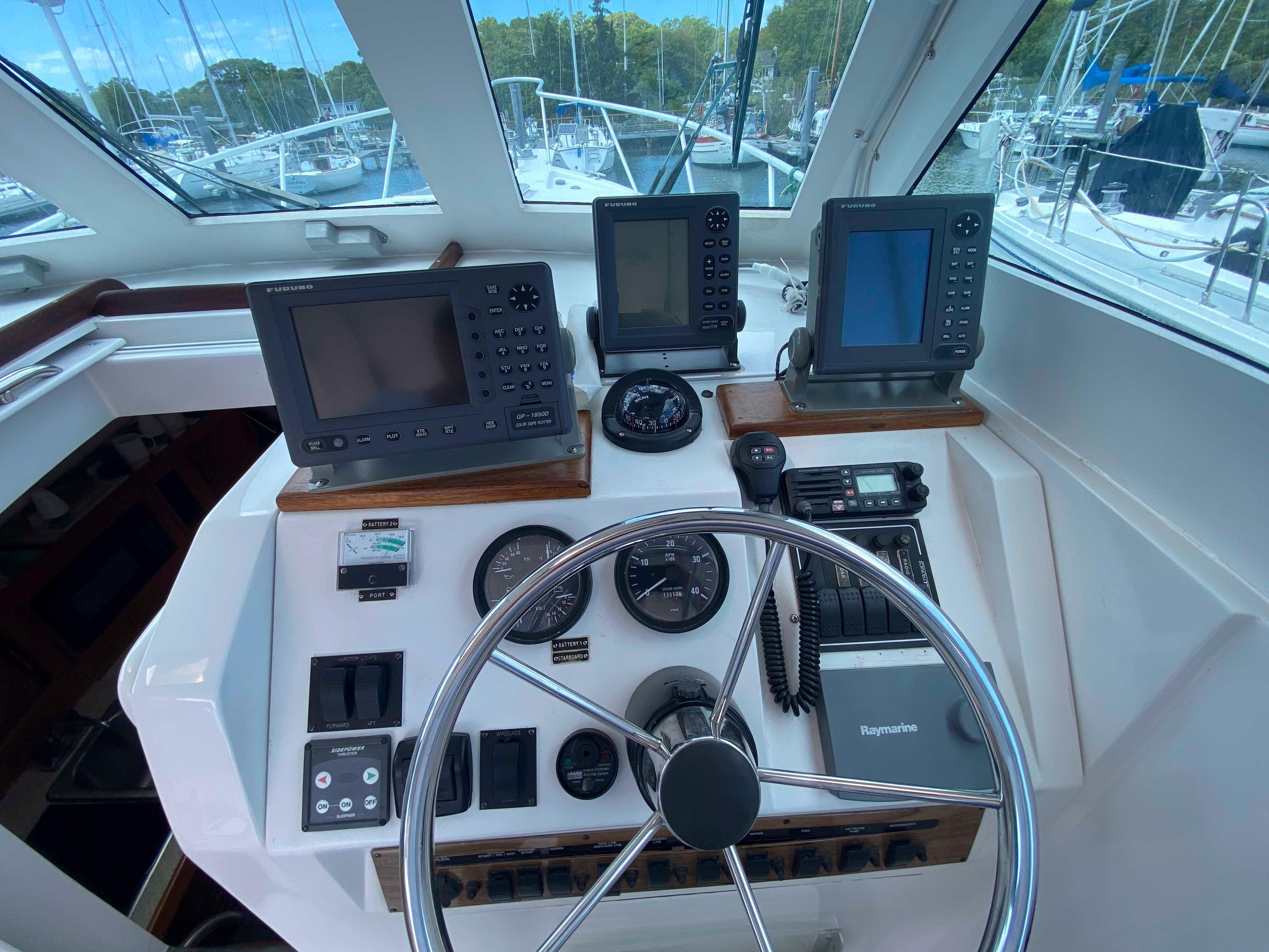 NY 10027 RM Knot 10 Yacht Sales