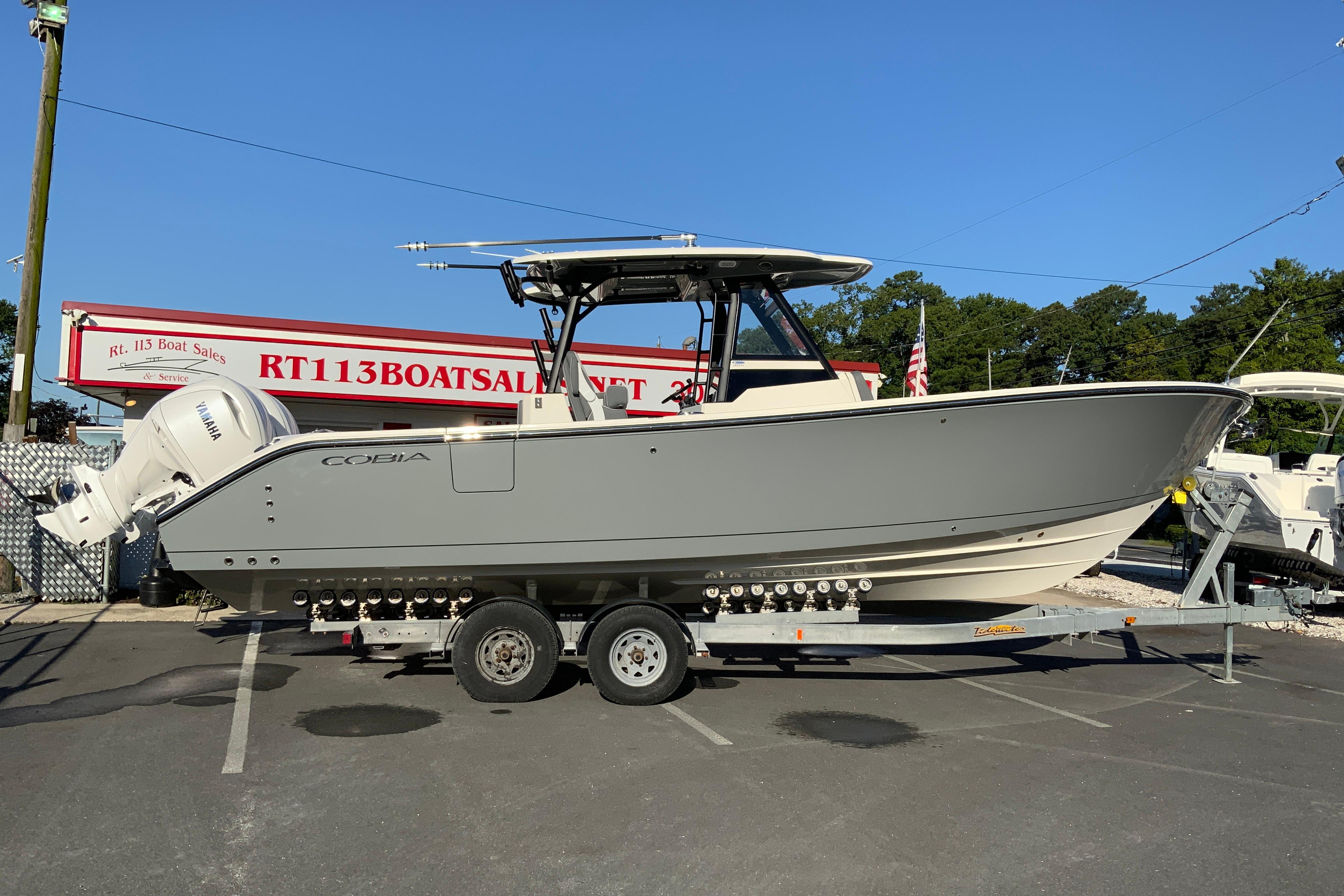 2026 Cobia 305 Center Console-1