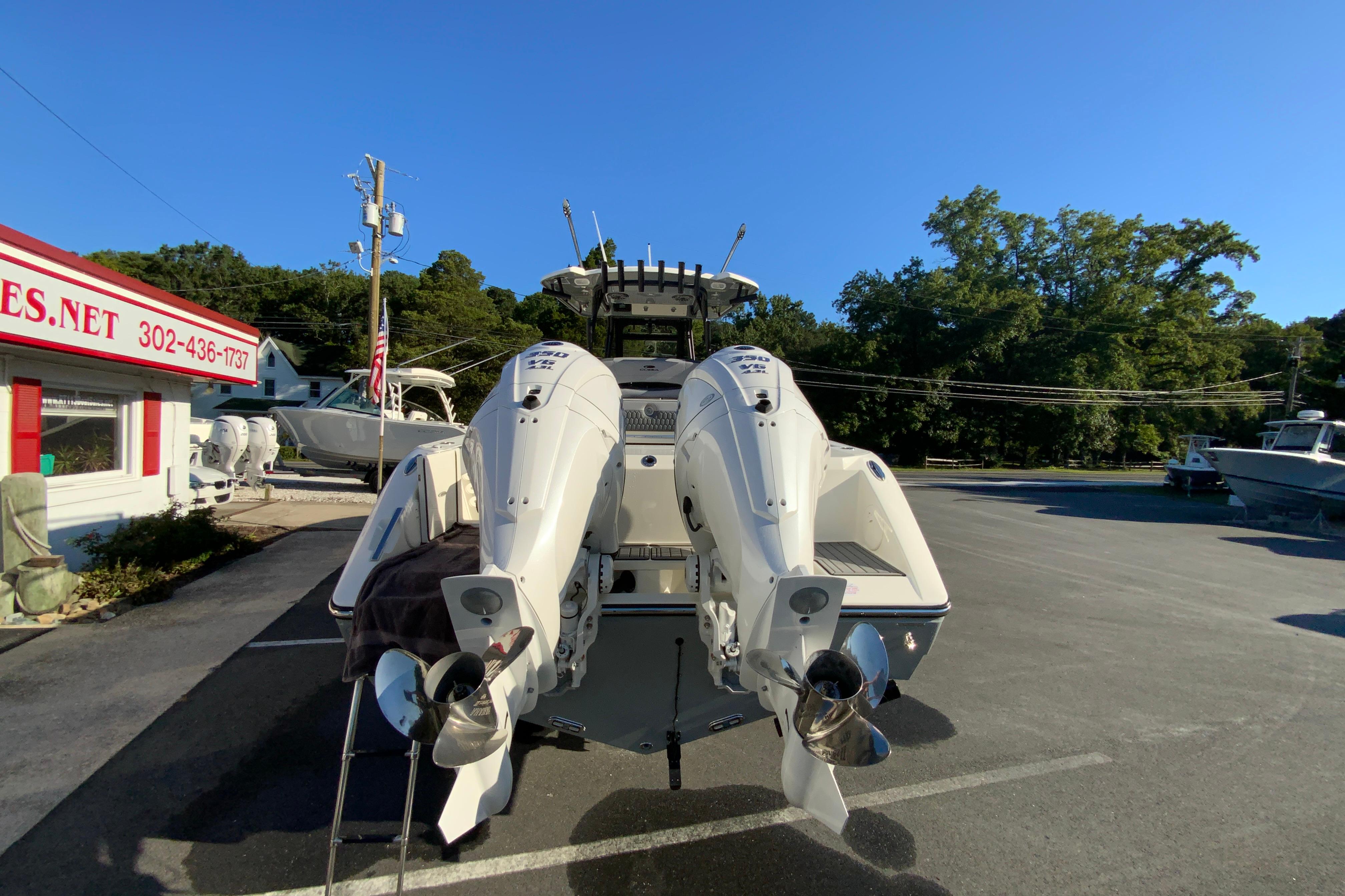 2026 Cobia 305 Center Console-11