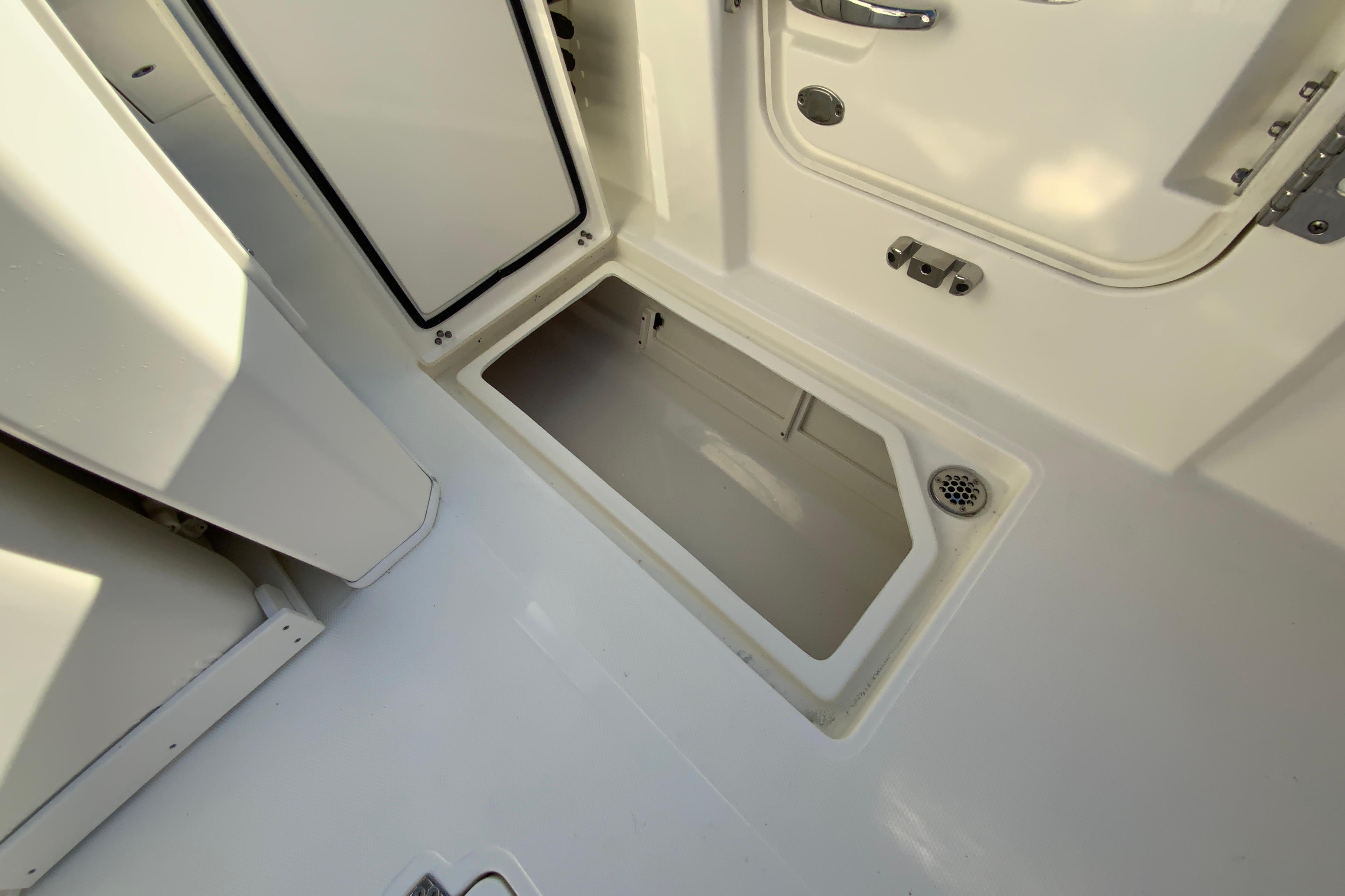 2026 Cobia 305 Center Console-27