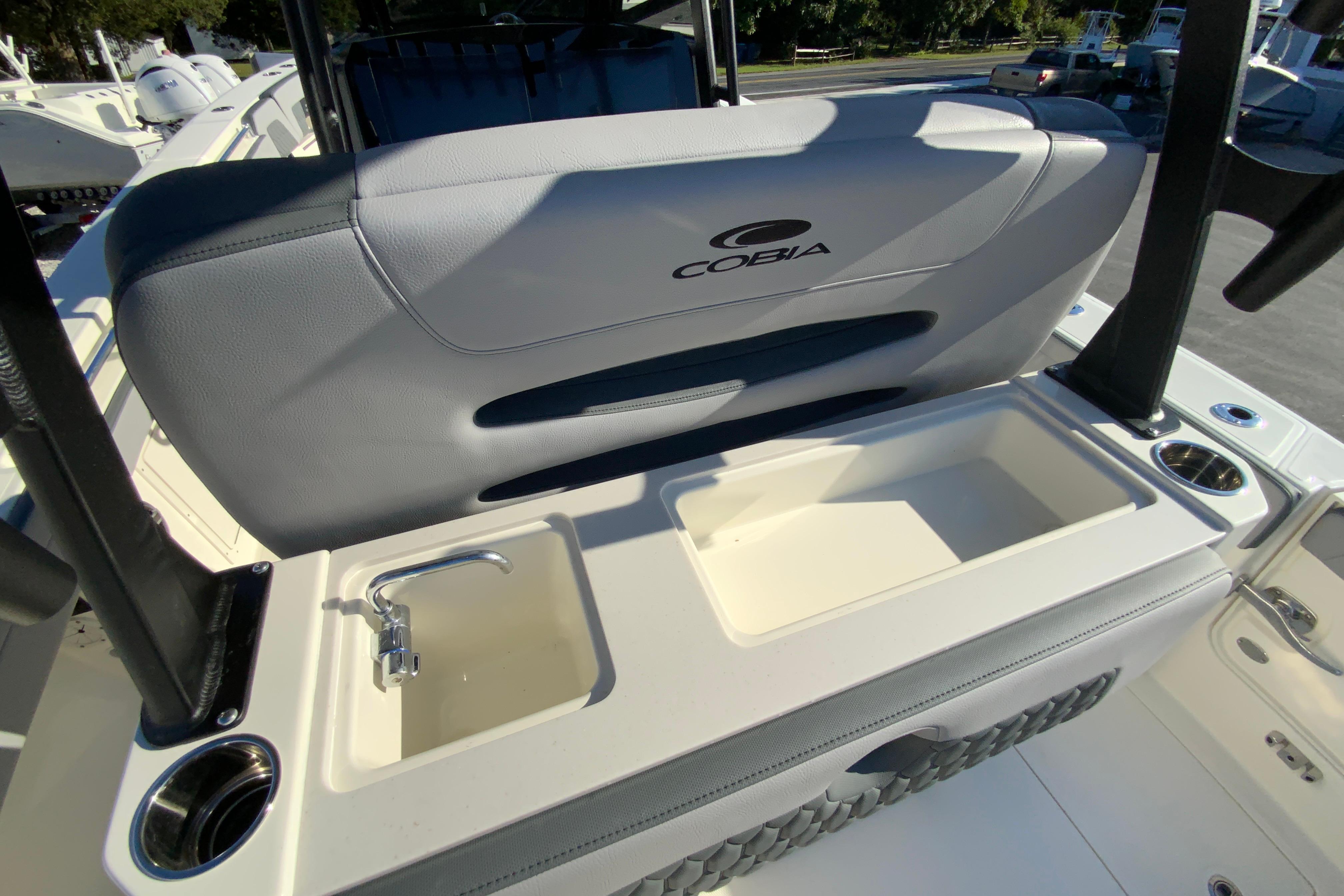 2026 Cobia 305 Center Console-31
