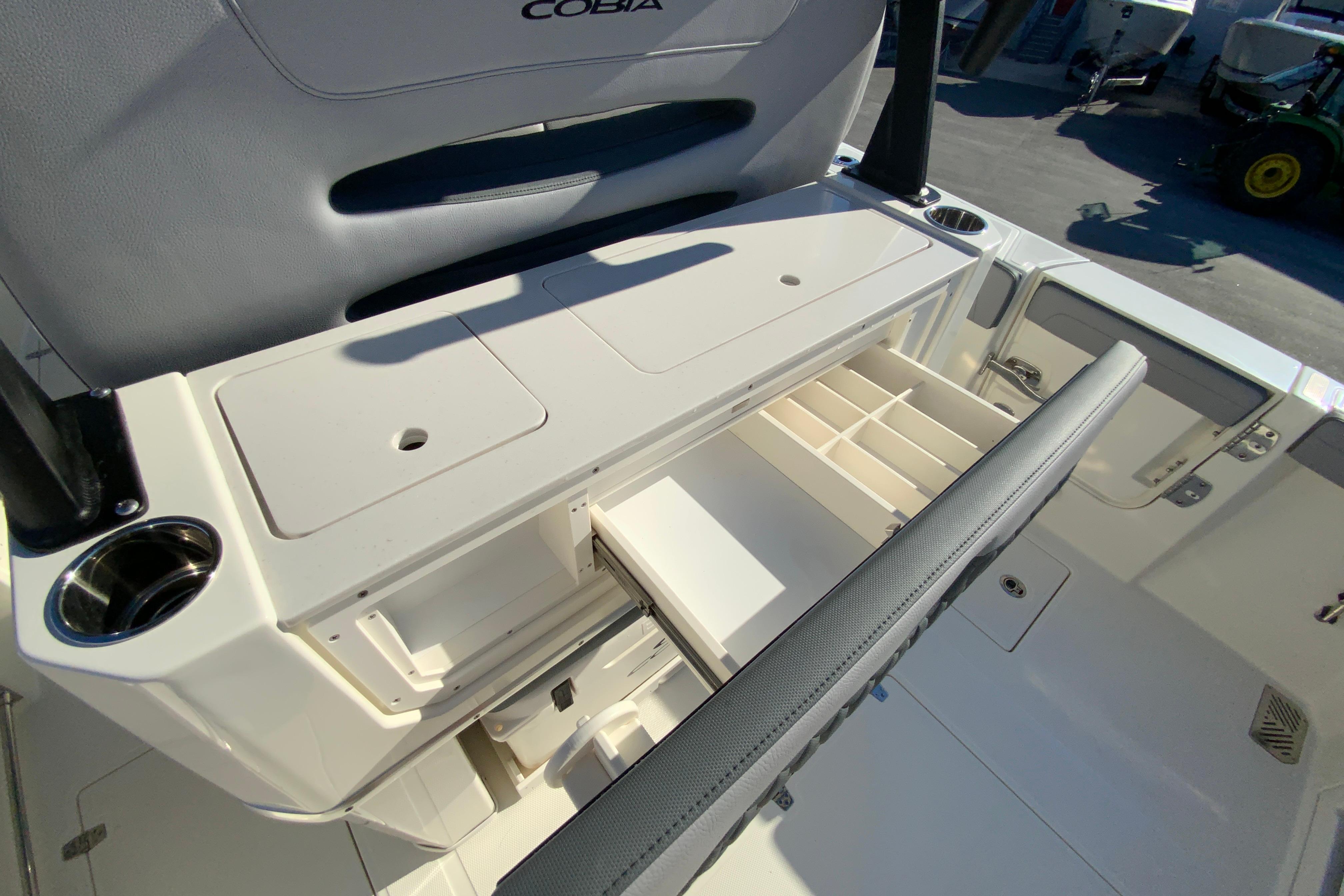 2026 Cobia 305 Center Console-32