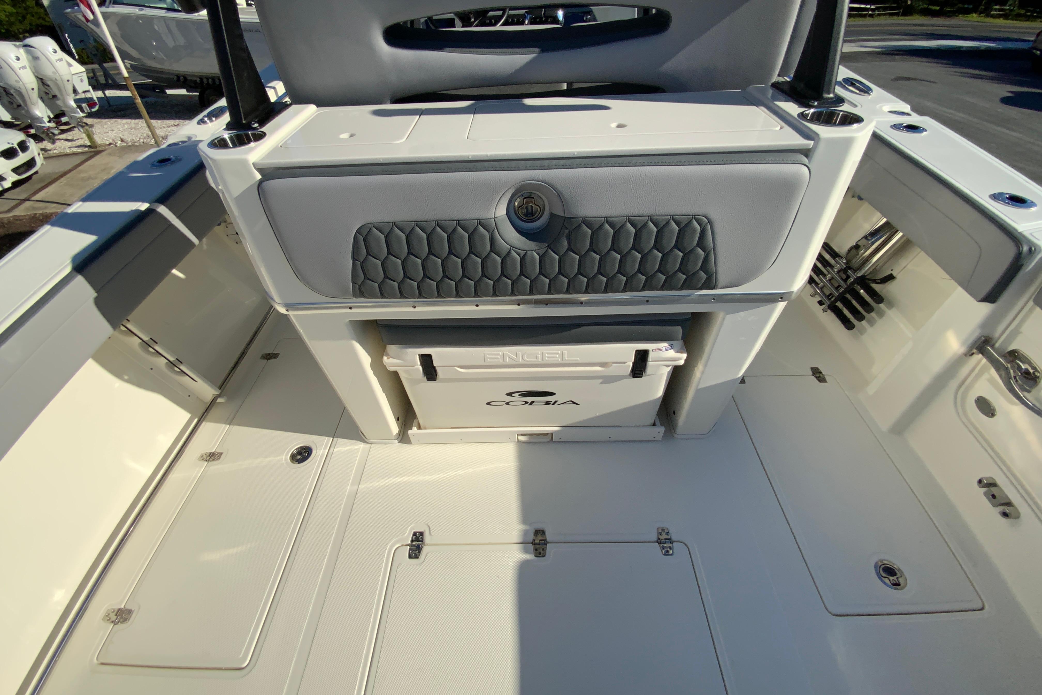 2026 Cobia 305 Center Console-35